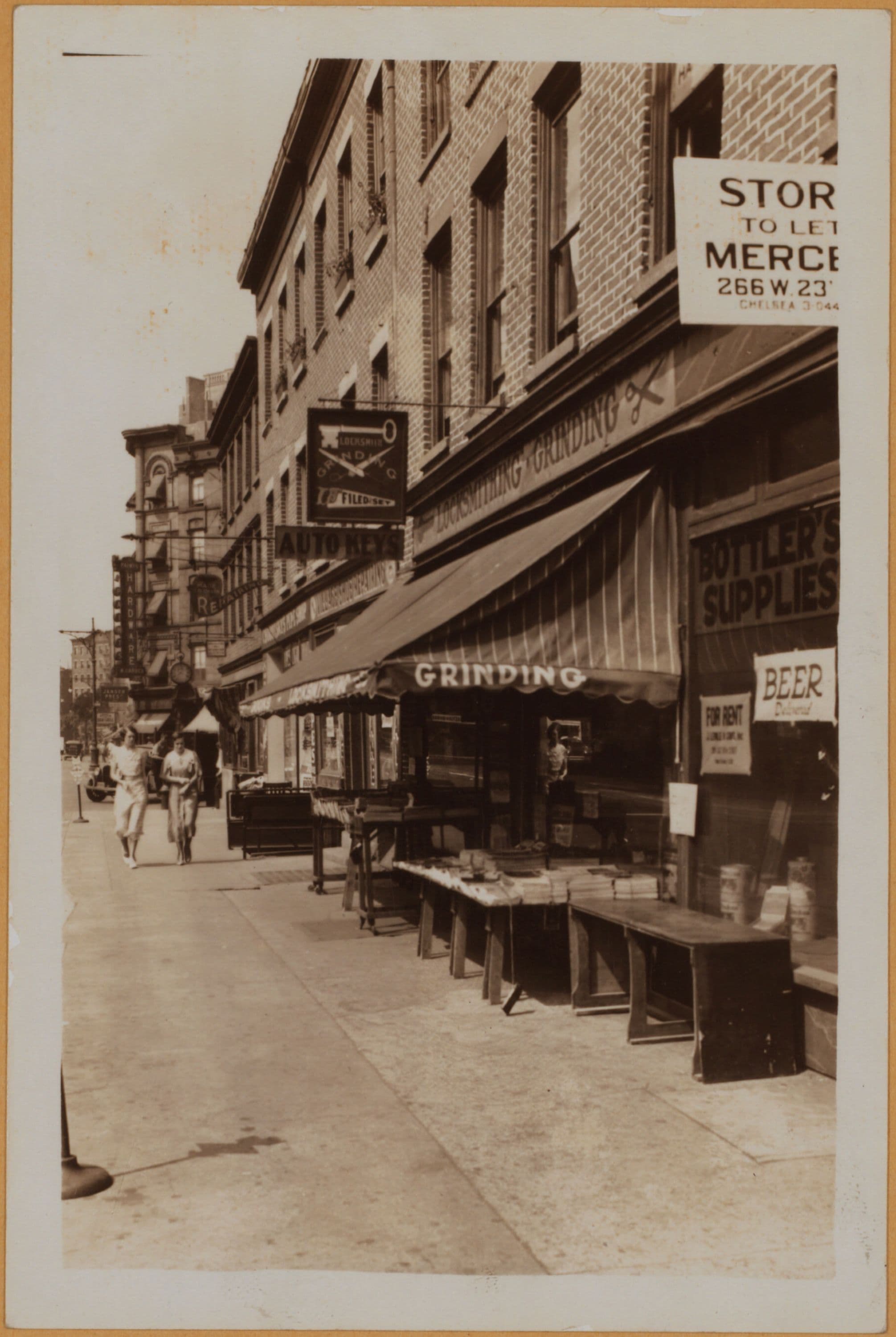 Manhattan: 8th Avenue - 13th Street (West)