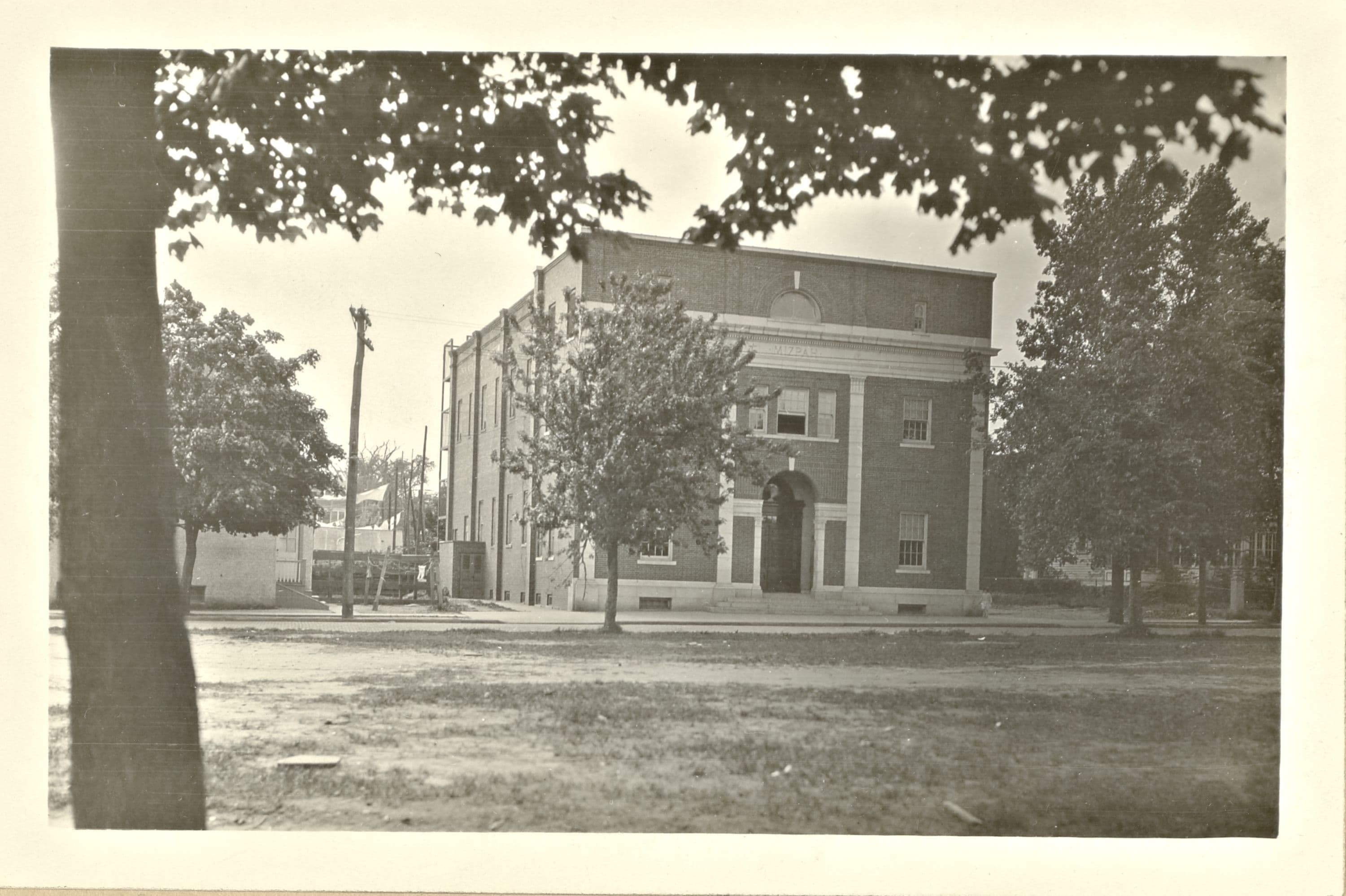 Queens: Whitney Avenue - Ketcham Place