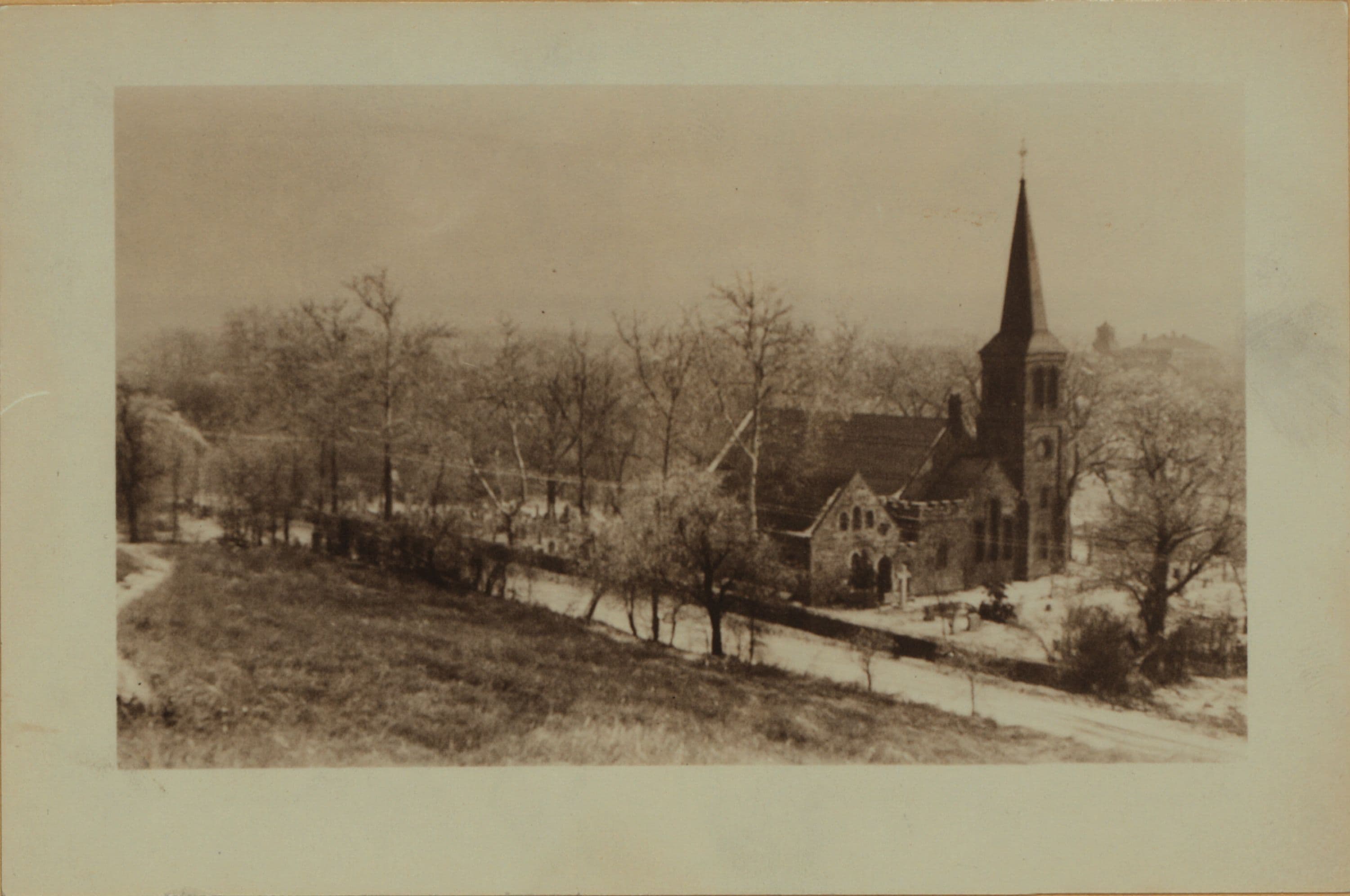Richmond: Old Mill Road - Richmond Hill Road