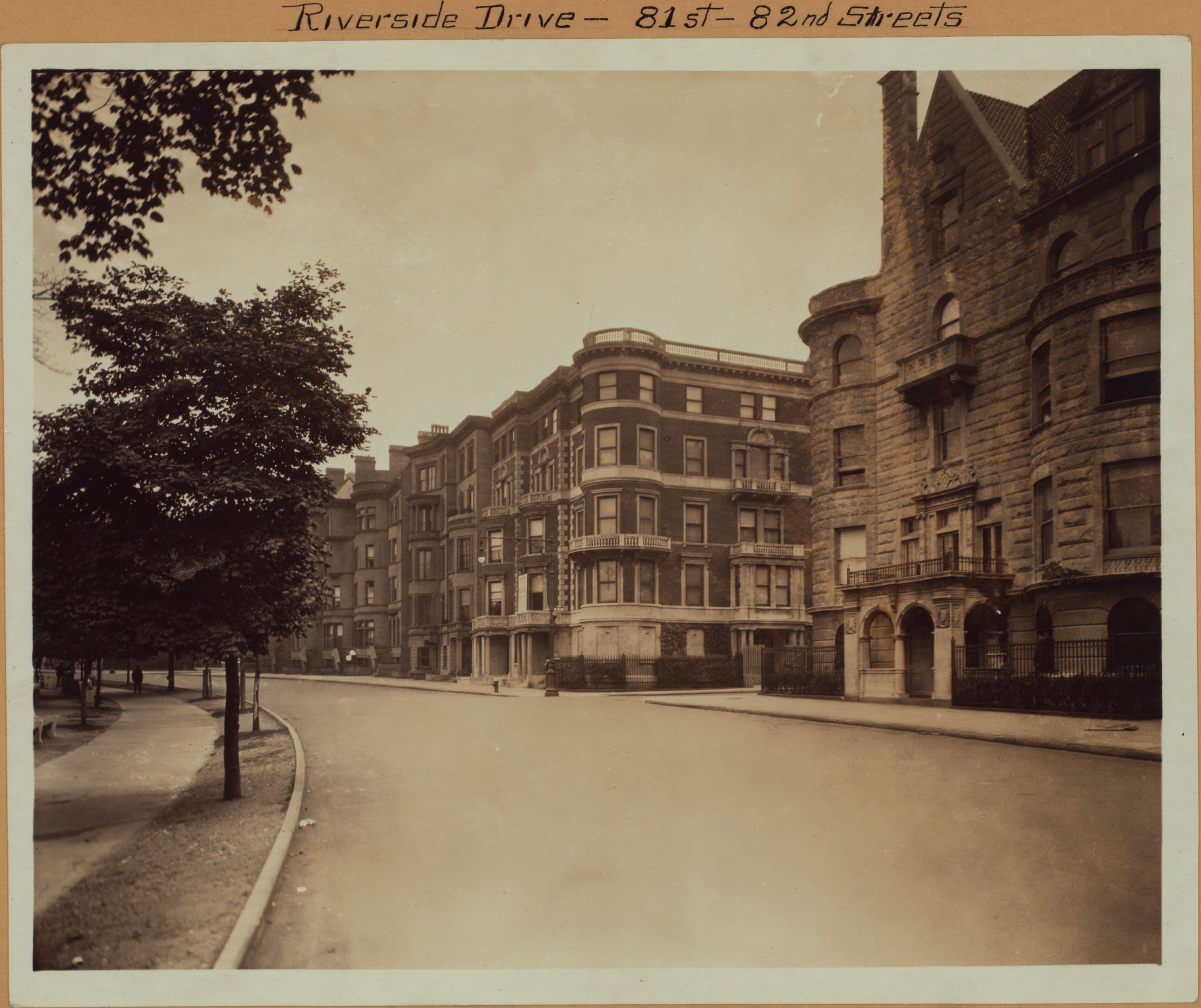 Manhattan: Riverside Drive - 81st Street, 1925