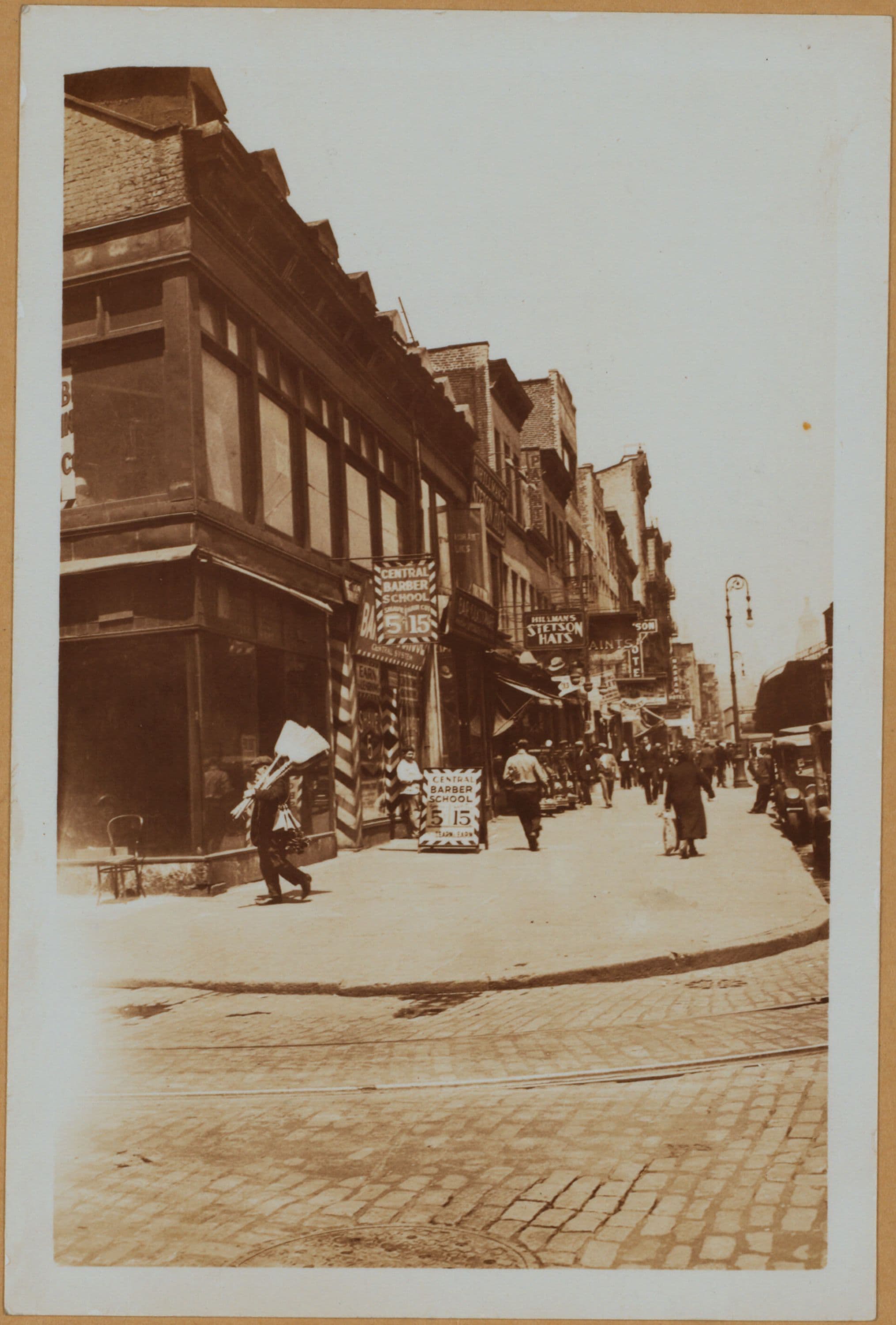 Manhattan: Bowery - Prince Street, 1933–1934