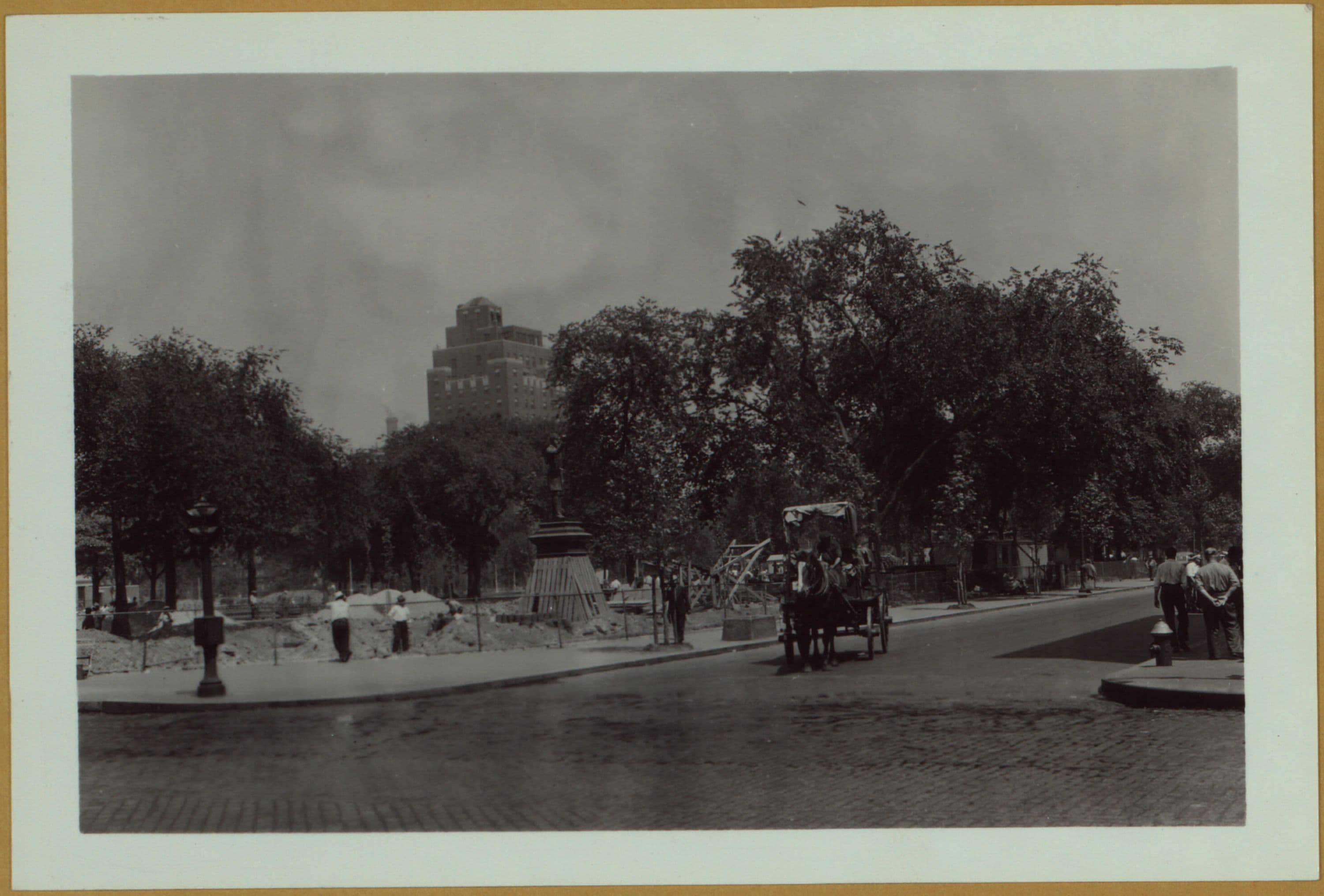 Manhattan: Avenue A - 7th Street, 1941