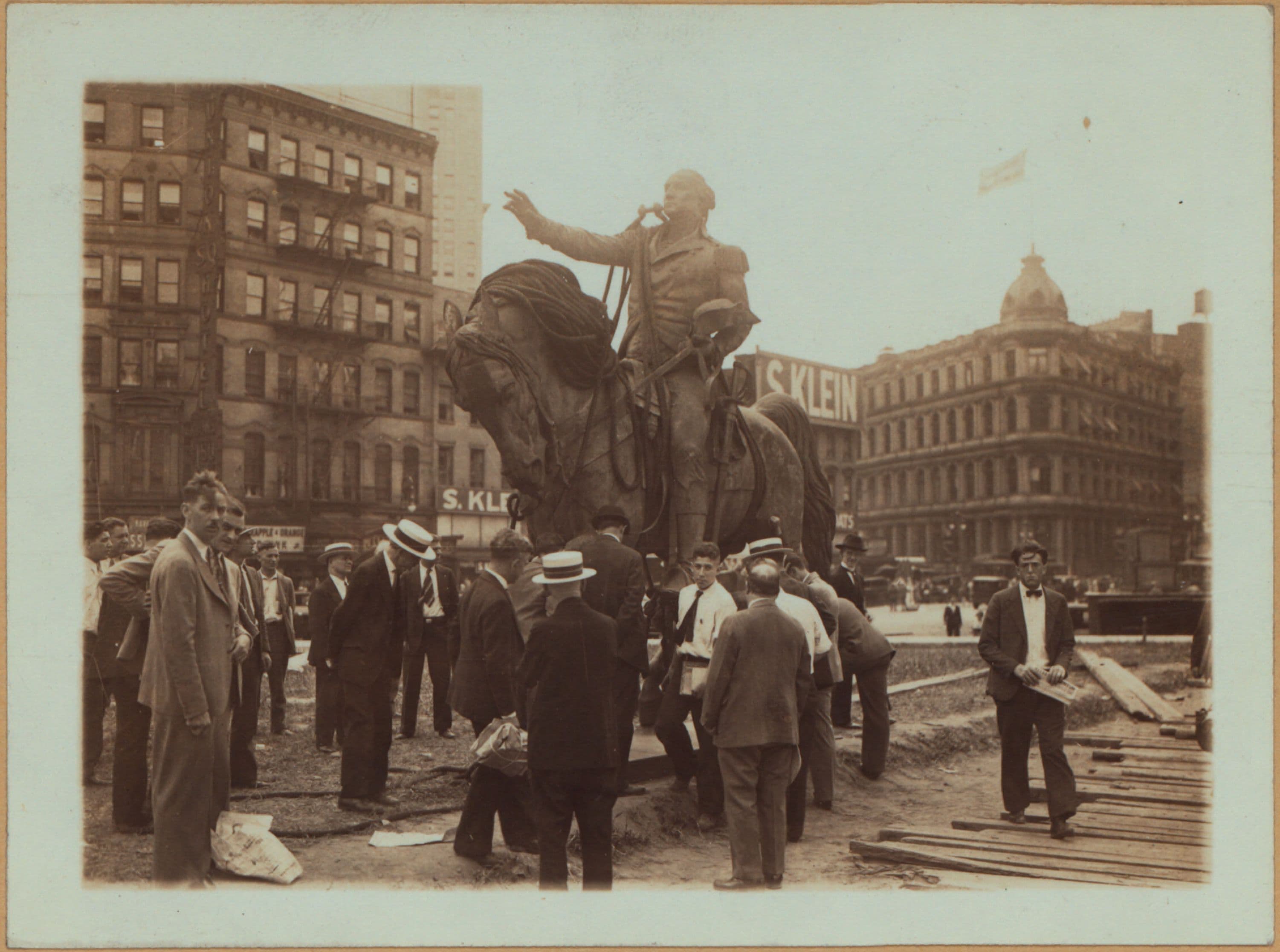 Manhattan: Union Square - George Washington Statue.