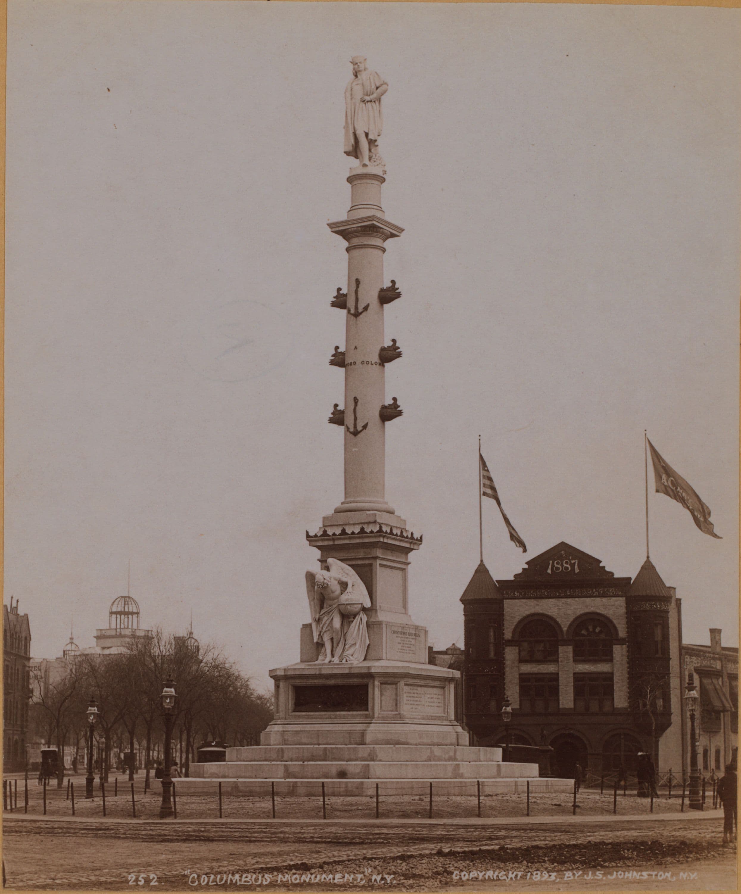 Manhattan: Columbus Circle - Broadway - 8th Avenue.