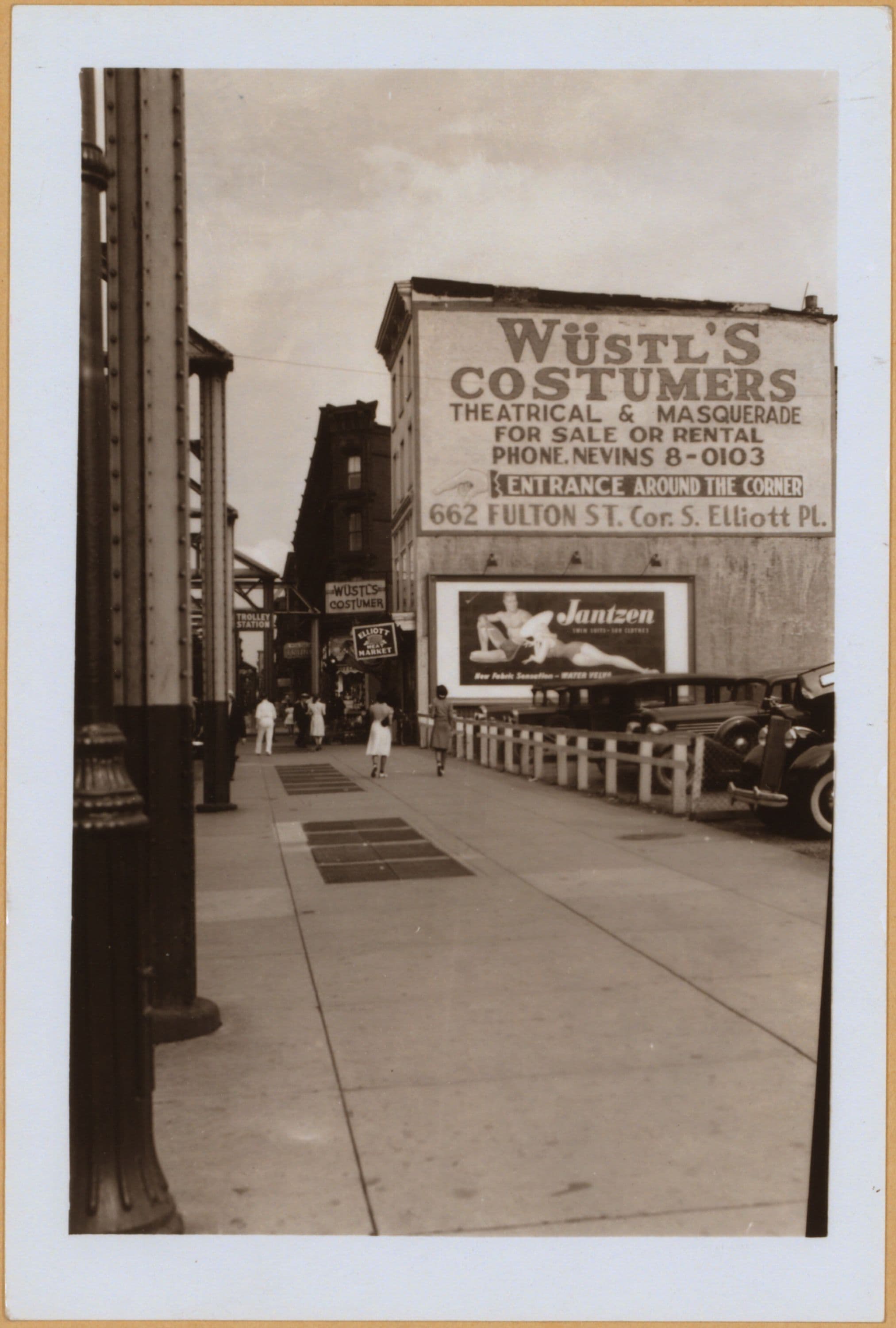 Brooklyn: Fulton Street - Elliott Place (South)