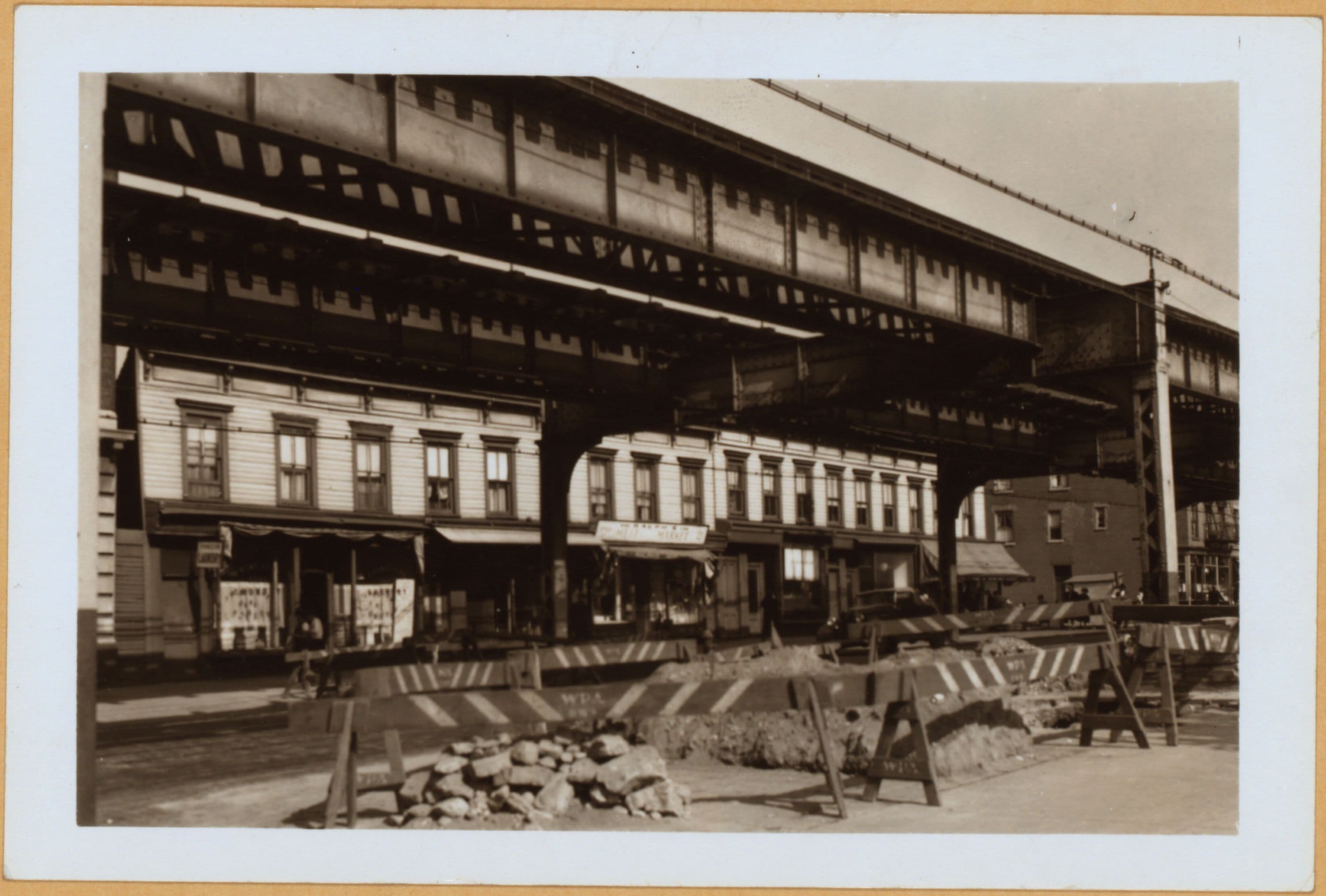 Brooklyn: Myrtle Avenue - Elliott Place (North)