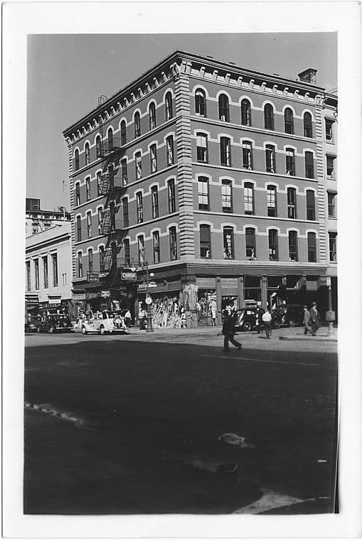 at West Broadway and Warren Street, to Northeast, Manhattan