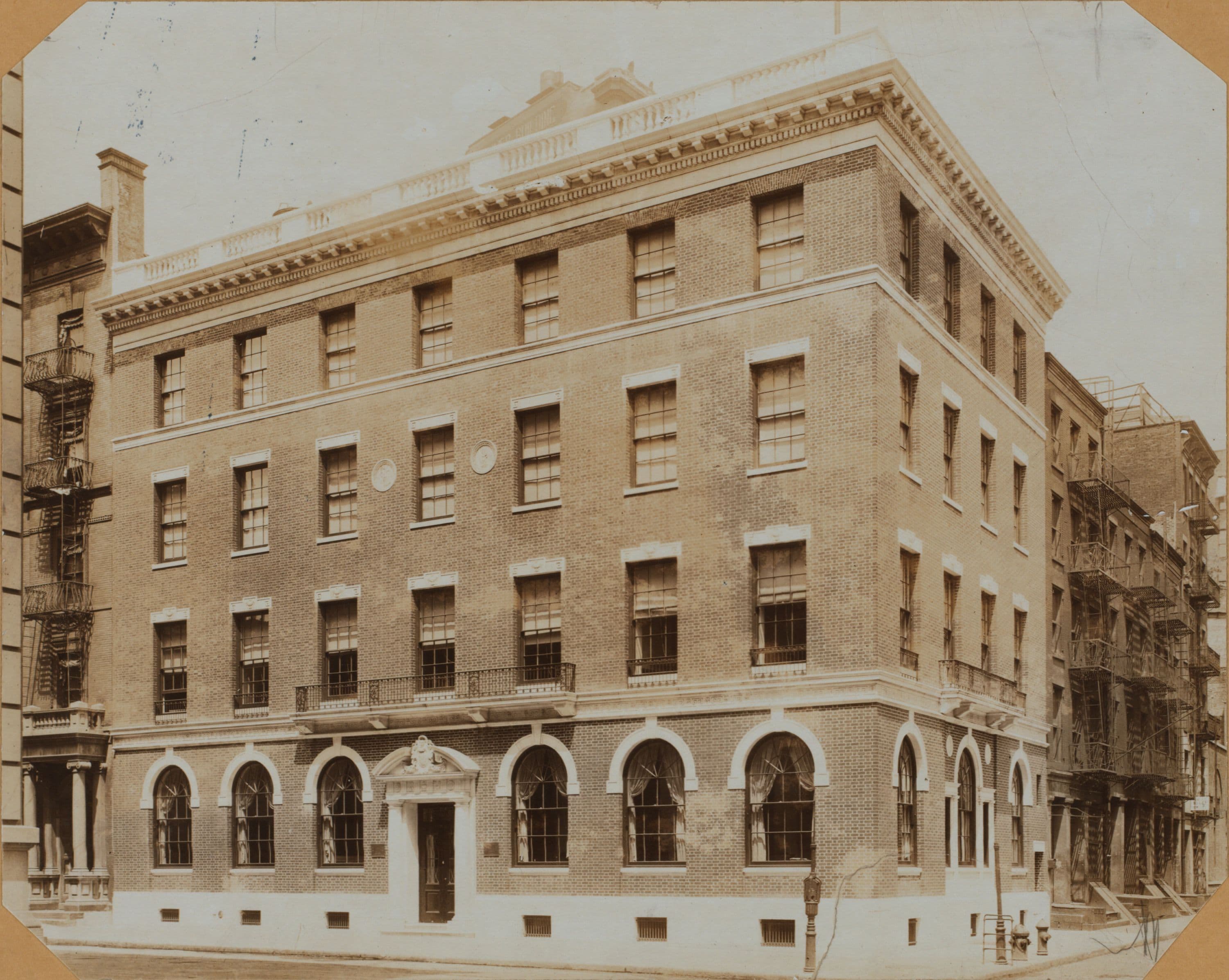 Manhattan: Hanover Square - Water Street