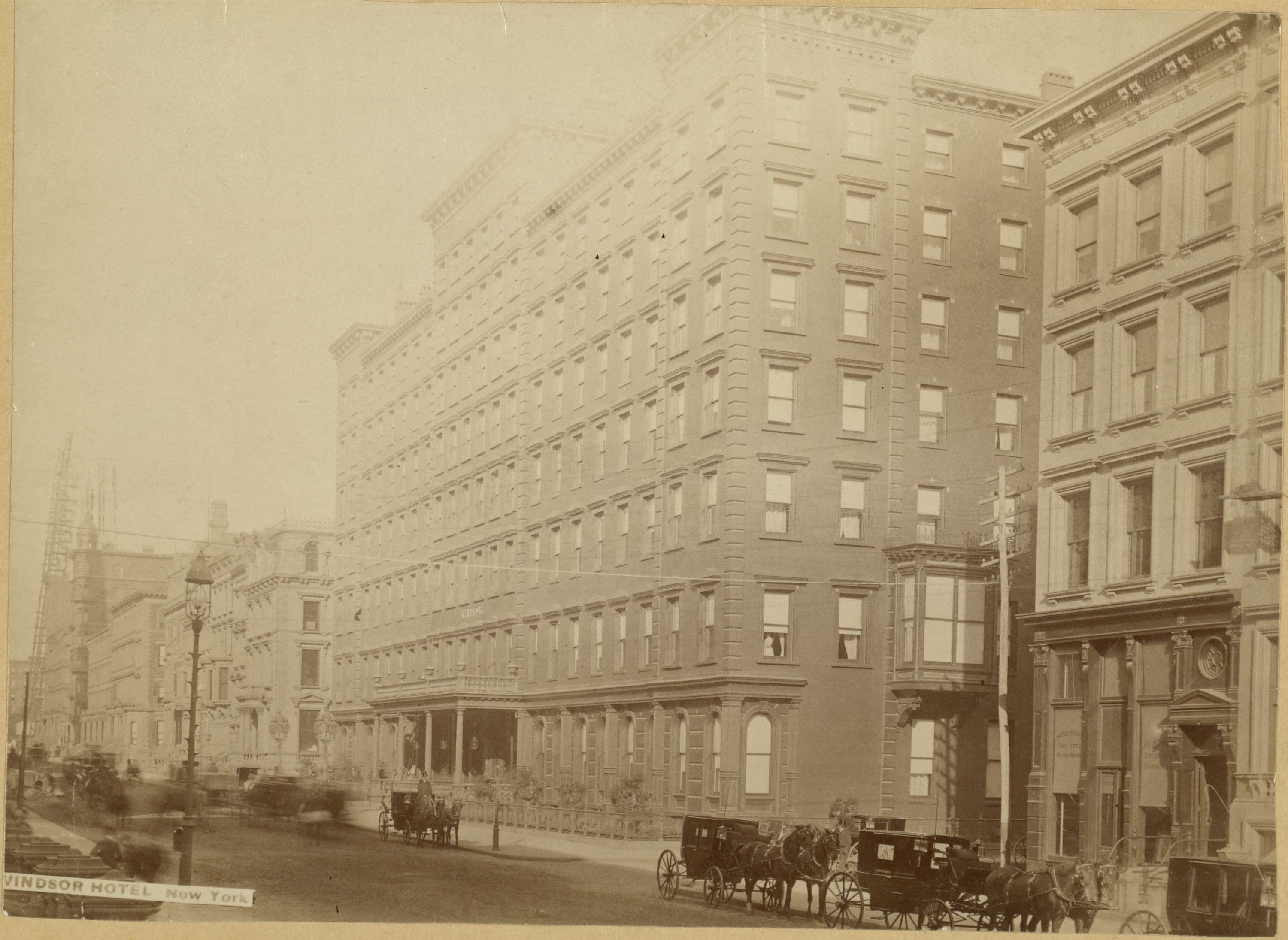 Manhattan: 5th Avenue - 46th Street