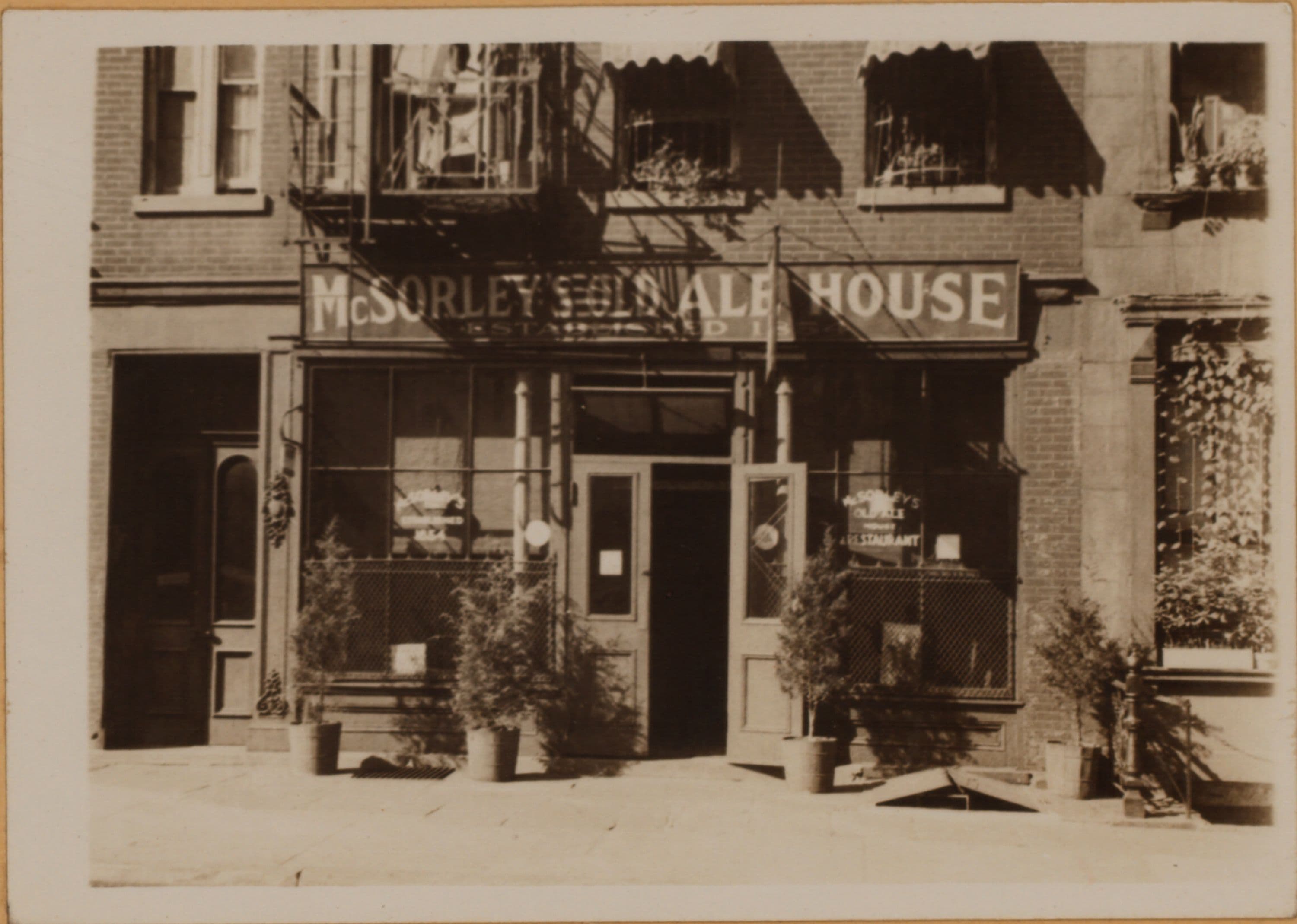 Manhattan: 7th Street - 3rd Avenue, 1934–1937