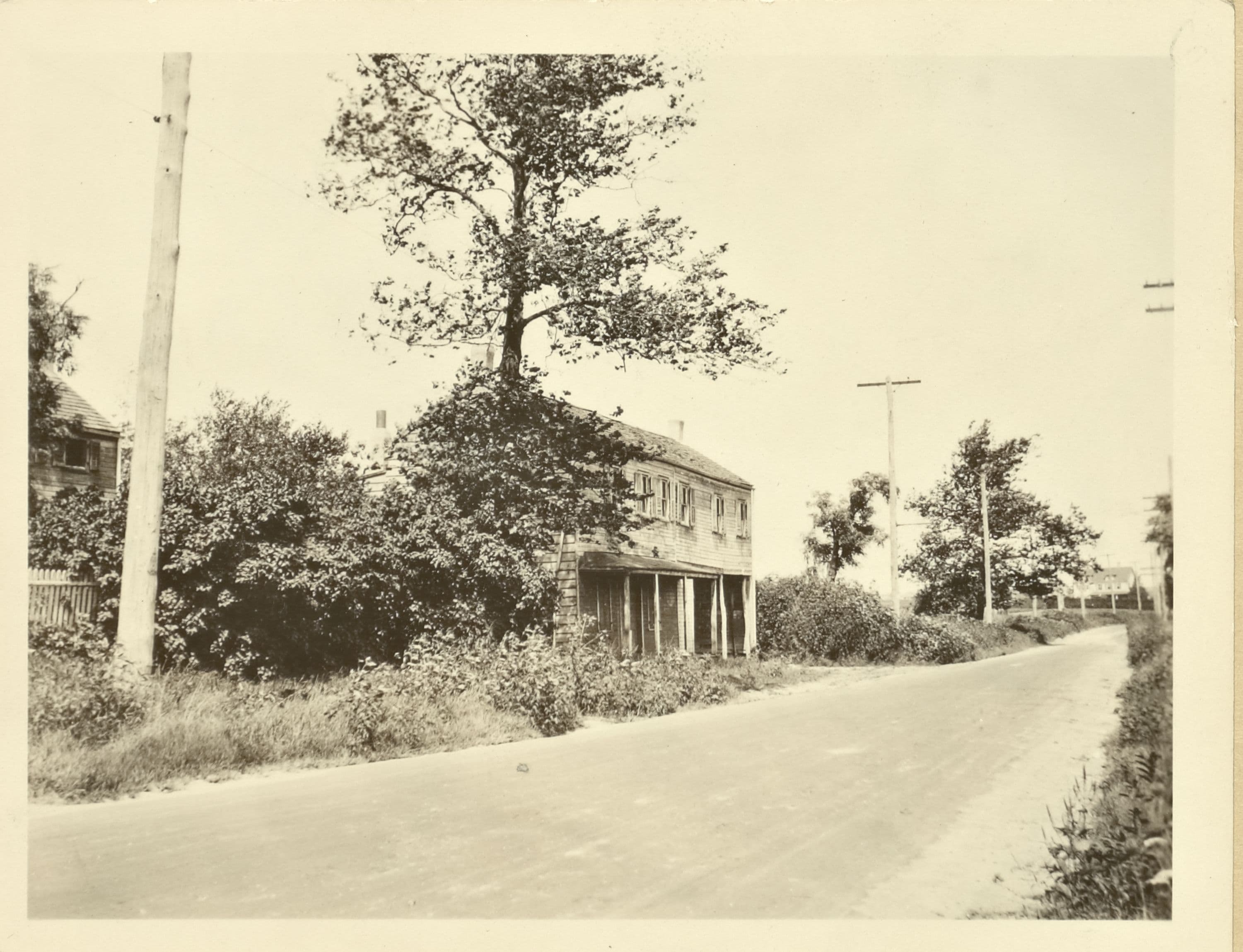 Queens: Utopia Parkway - 75th Avenue, 1922–1929