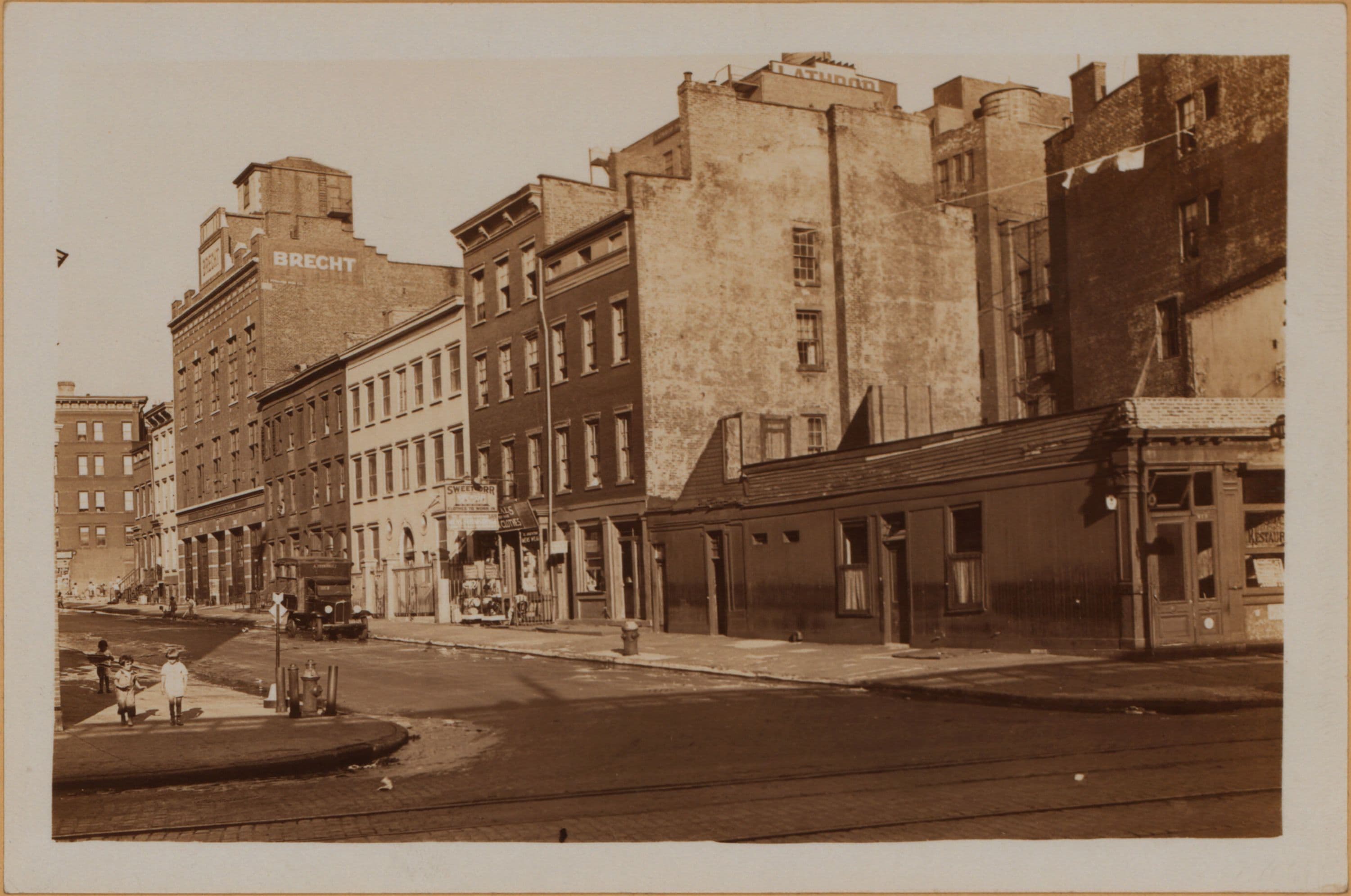 Manhattan: 11th Street - West Street