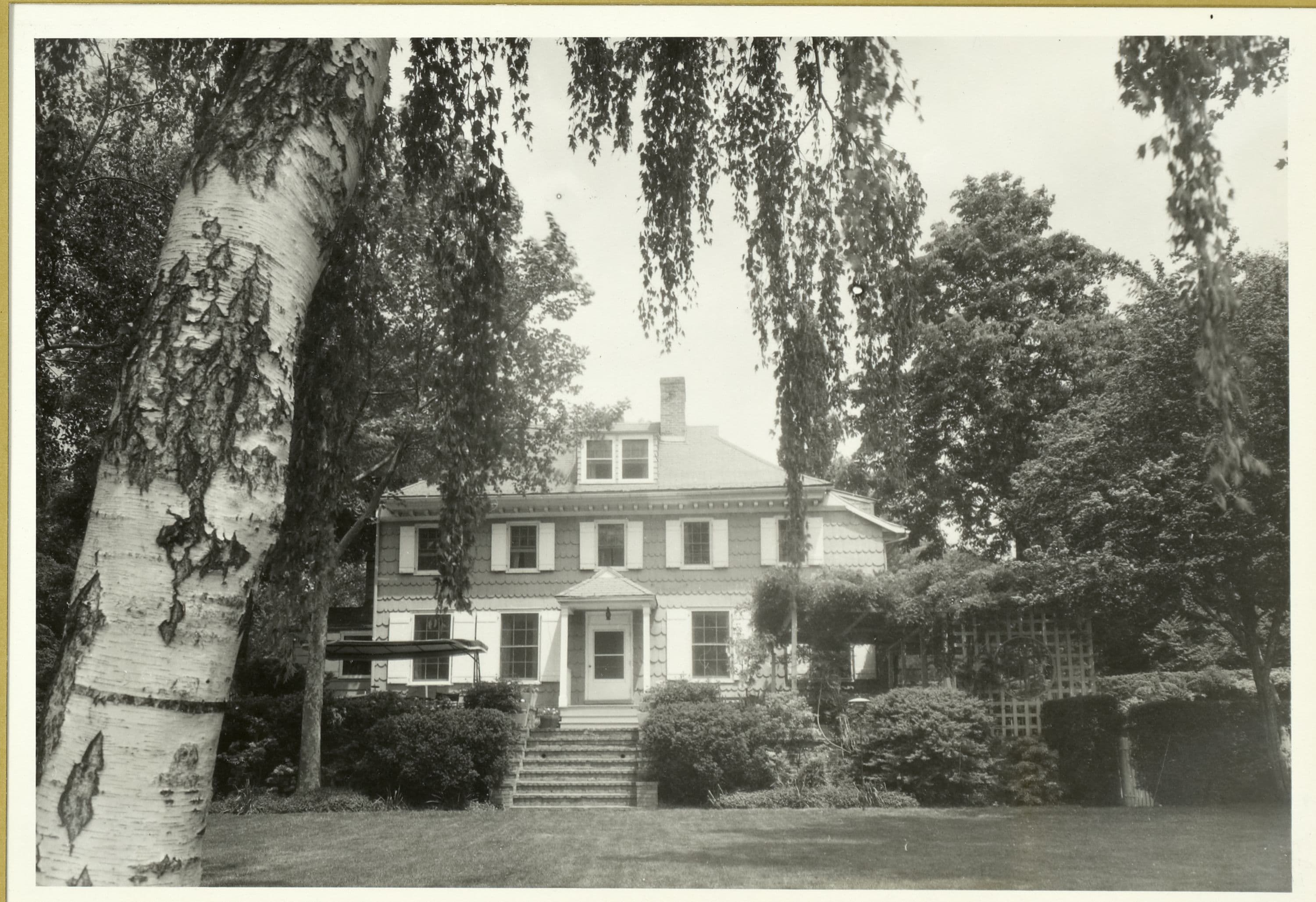 Queens: West Drive - Alston Place