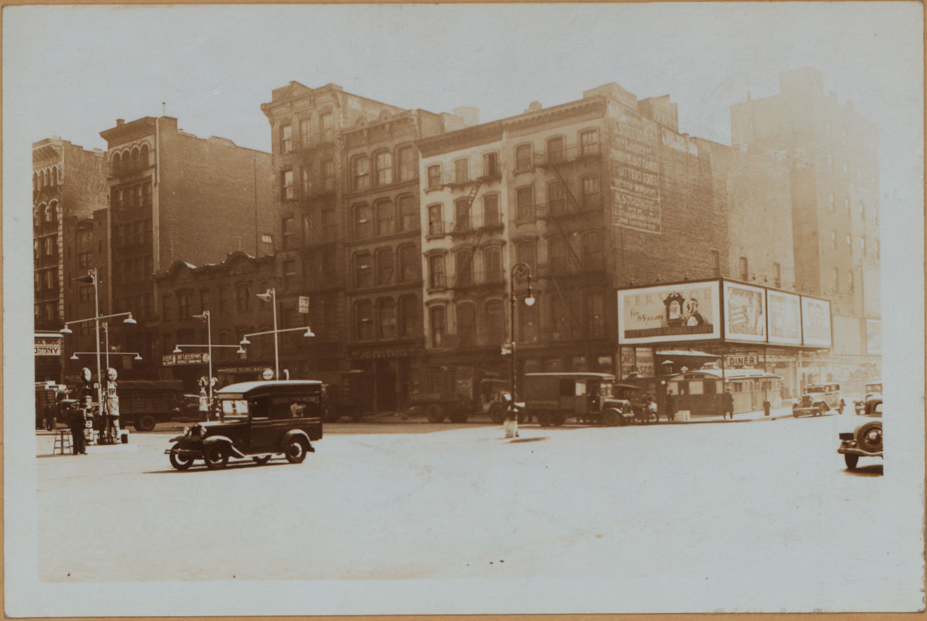Manhattan: Great Jones Street - Lafayette Street