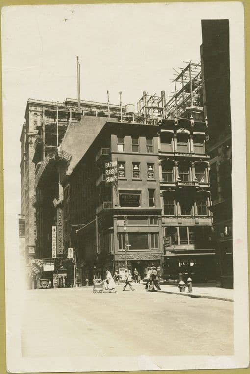 Broadway - Cortlandt Street, northwest corner