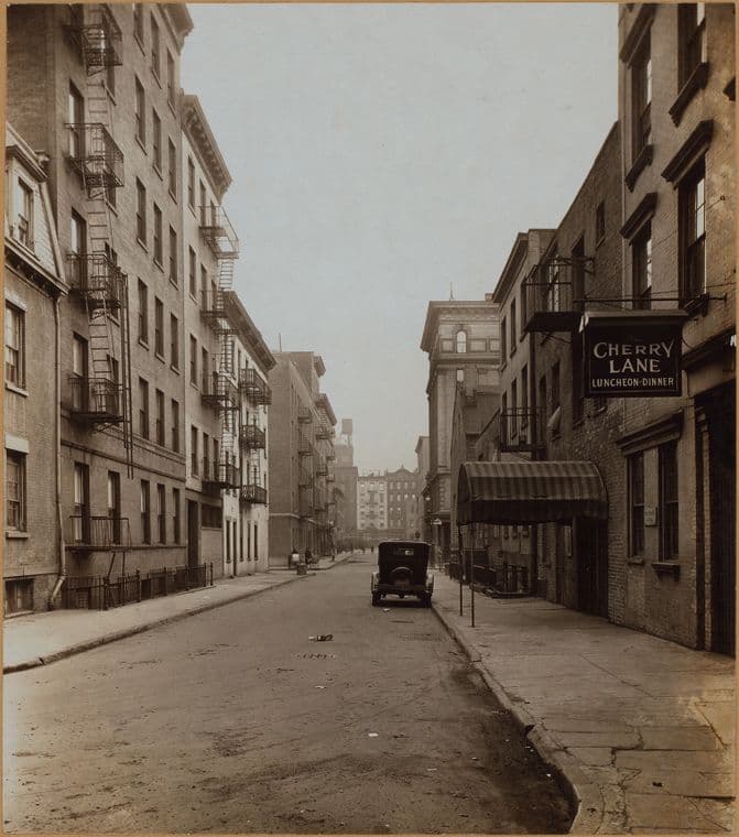 Manhattan: Commerce Street - Bedford Street: Commerce Street, from 42, west of Bedford to Bleecker Streets.
