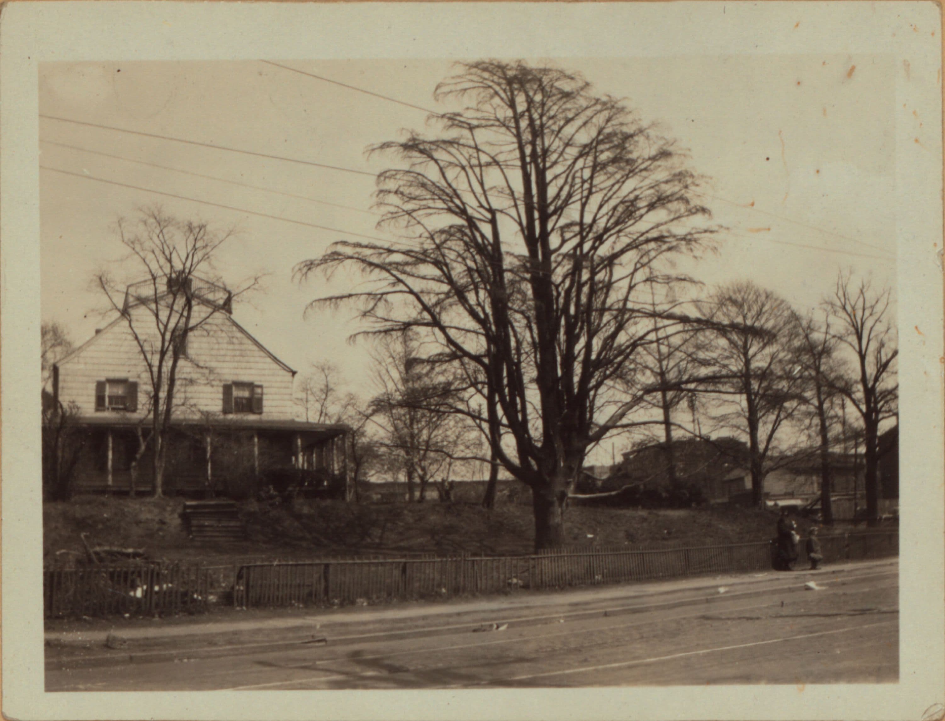 Queens: Collins Place - Northern Boulevard