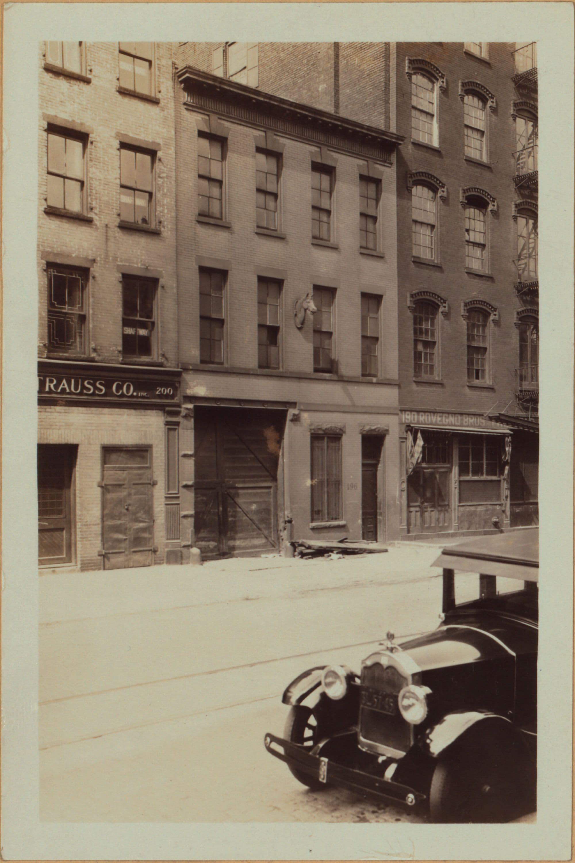 Manhattan: Houston Street (West - 6th Avenue