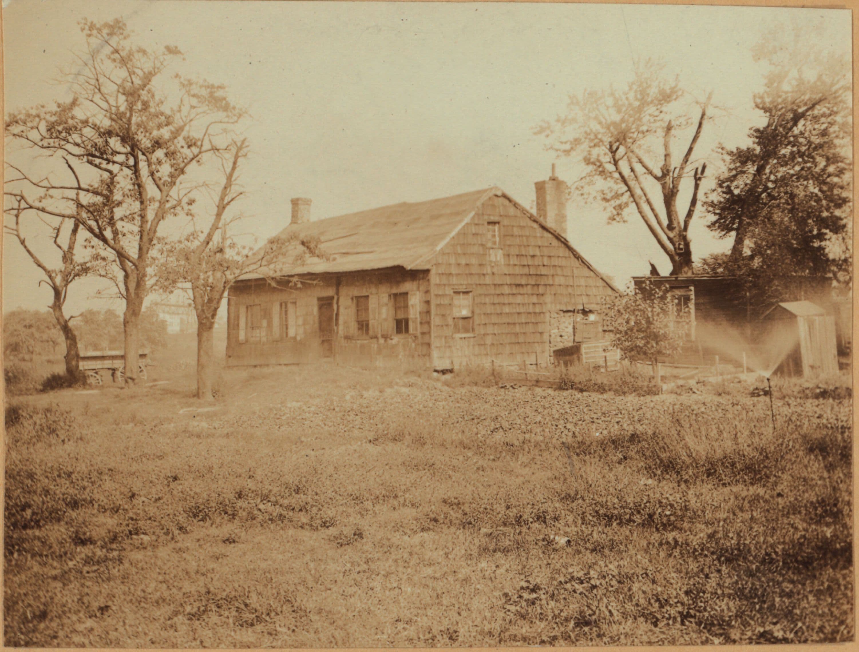 Queens: Yellowstone Boulevard - Dartmouth Street & Clyde Street