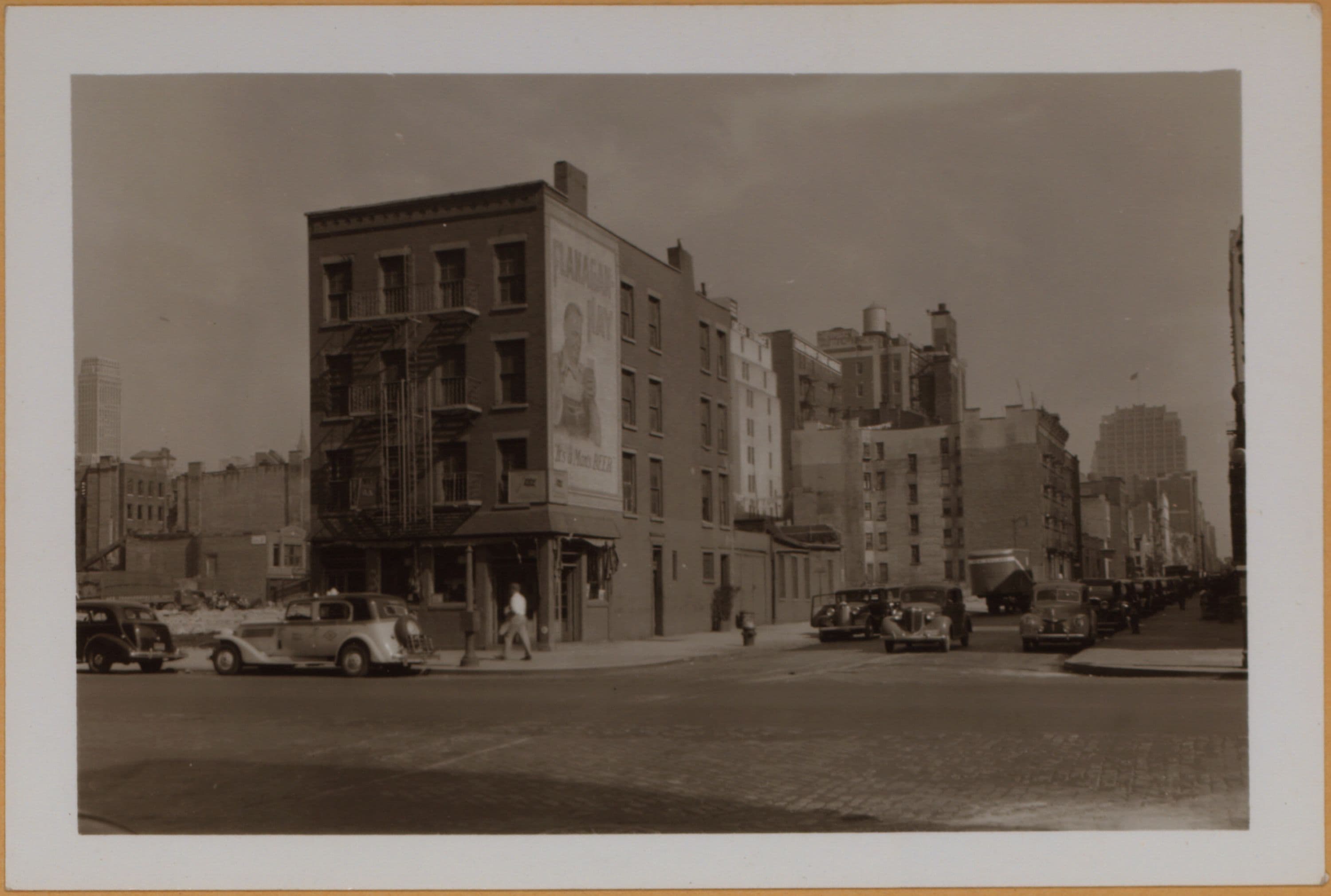 Manhattan: 10th Avenue - 25th Street (West)