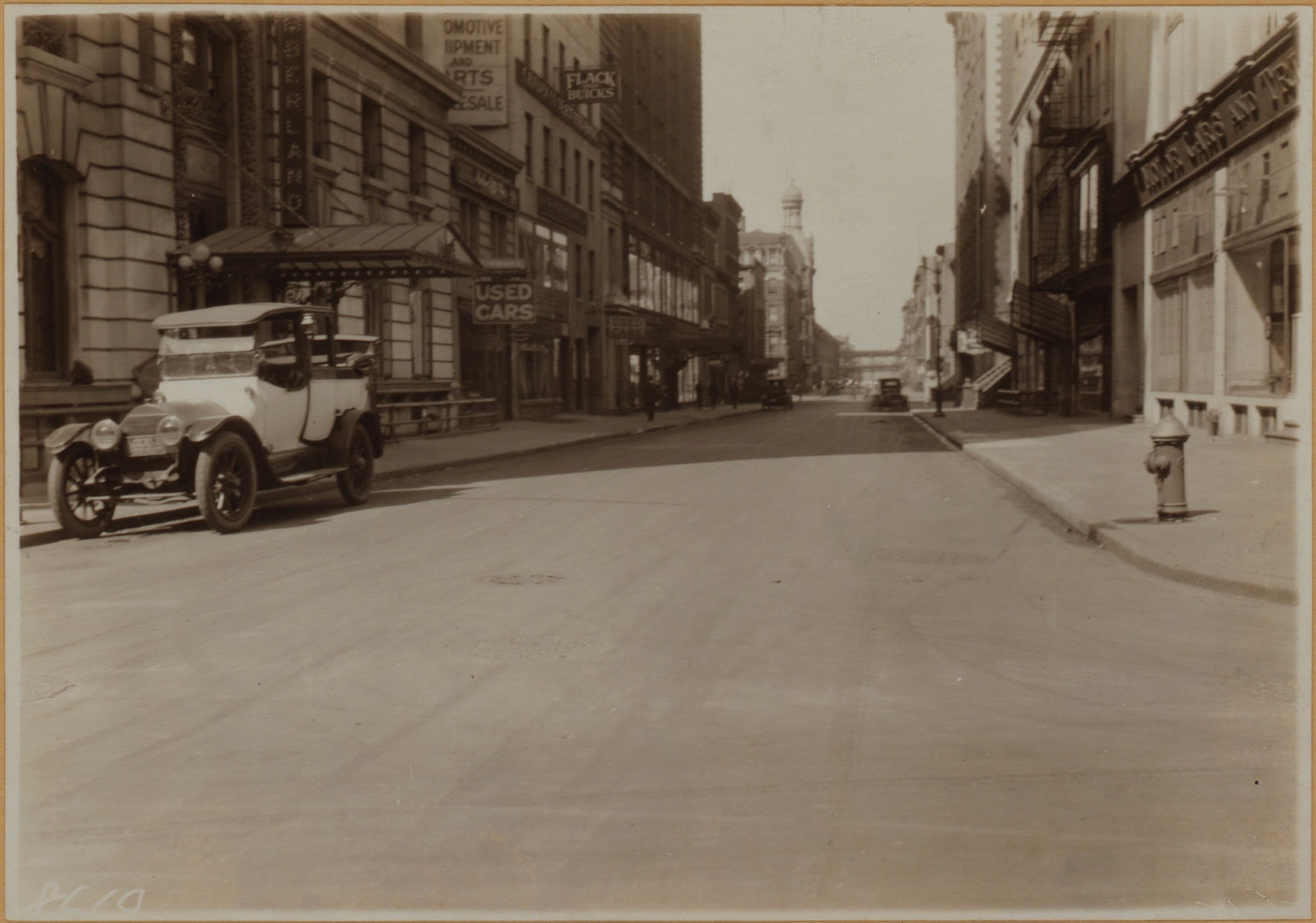 Manhattan: 54th Street - Broadway