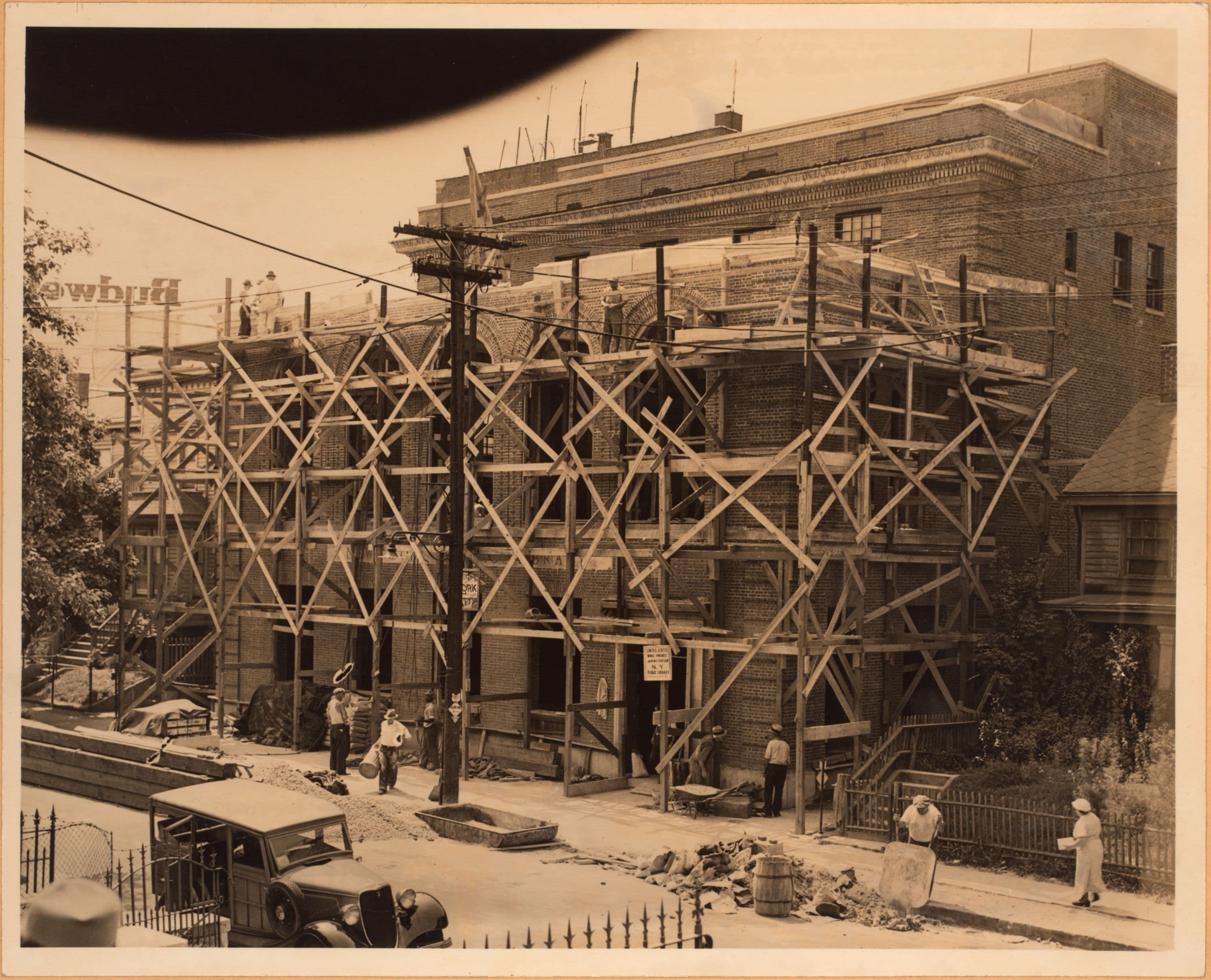 Bronx: Bainbridge Avenue - Fordham Road (East)