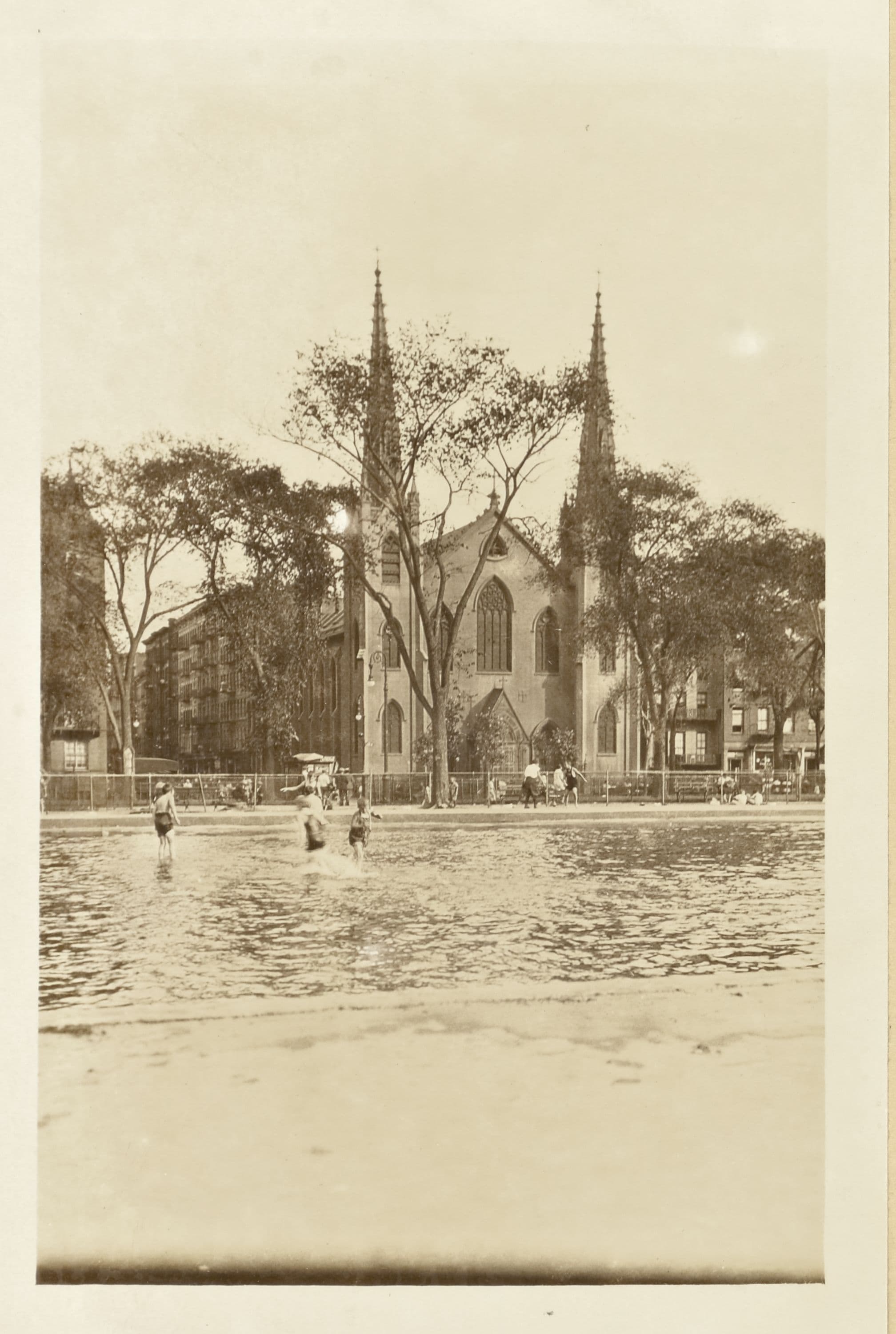 Manhattan: Avenue B - 8th Street, 1928–1935