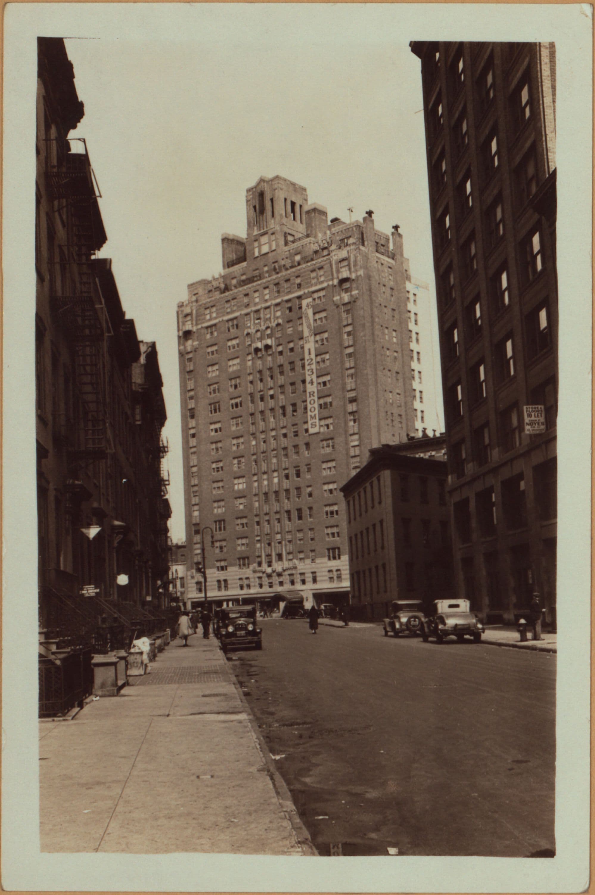 Manhattan: Waverly Place - Gay Street