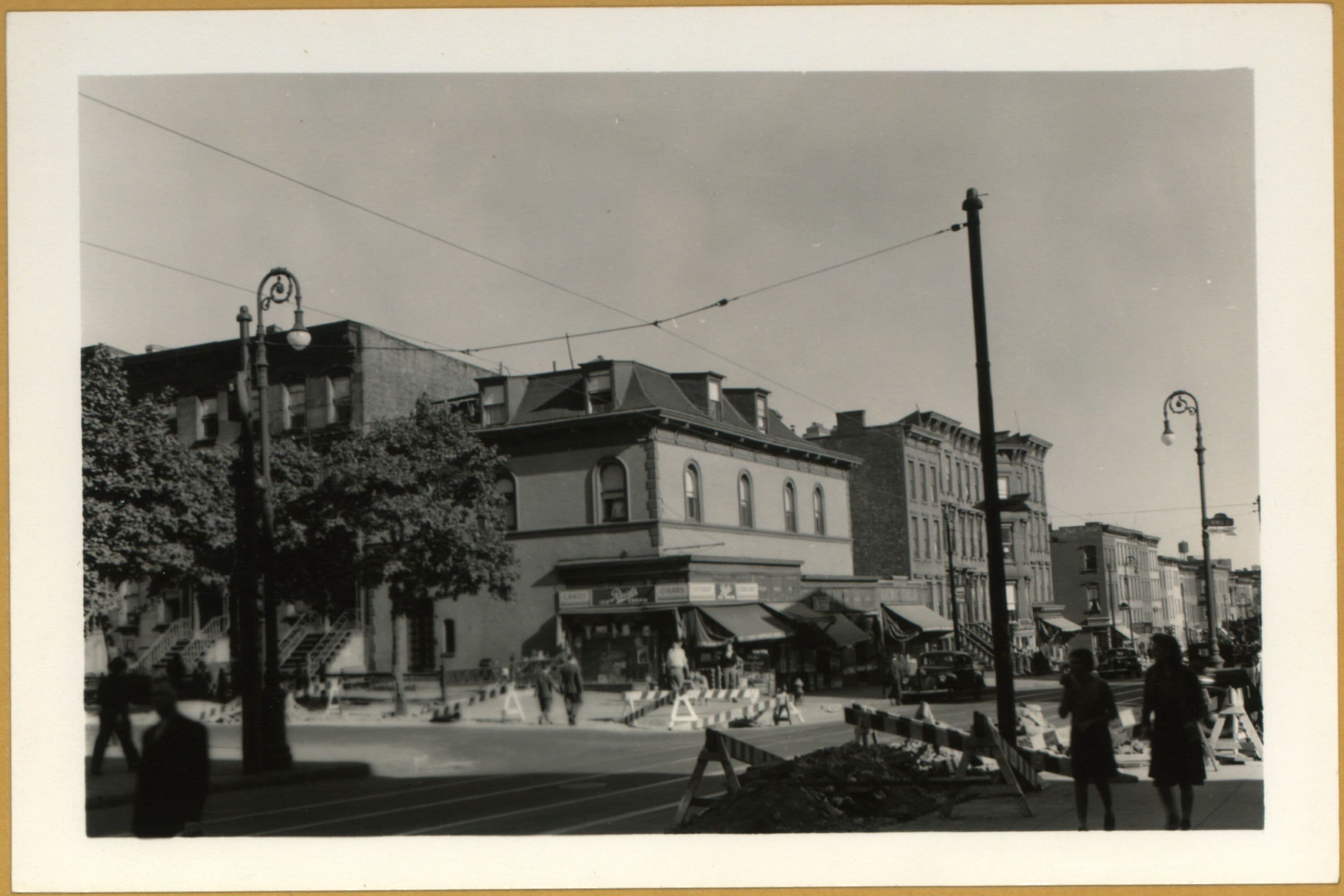 Brooklyn: Hewes Street - Lee Avenue