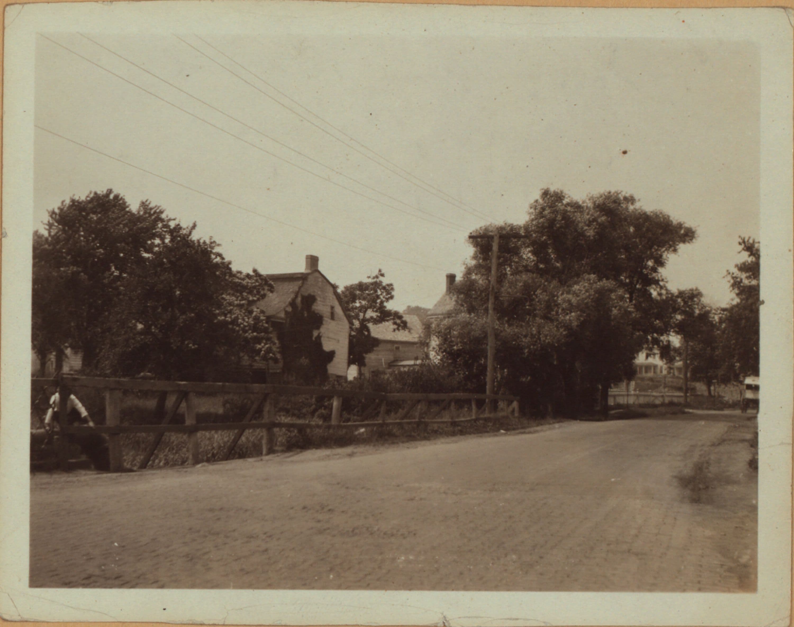 Queens: Colonial Avenue - 62nd Drive