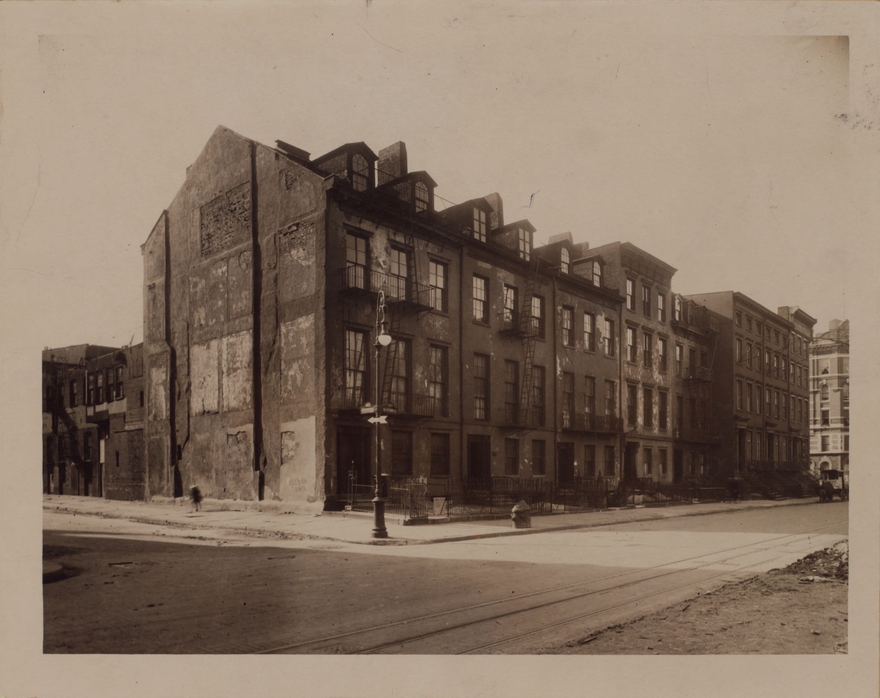 Manhattan: Washington Square South - Sullivan Street