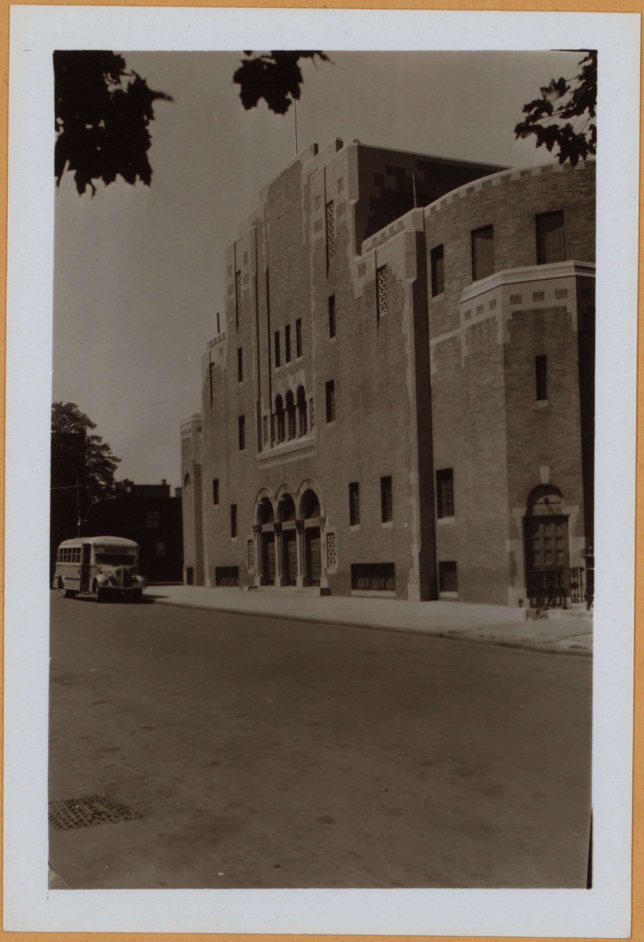 Brooklyn: Claver Place - Jefferson Avenue