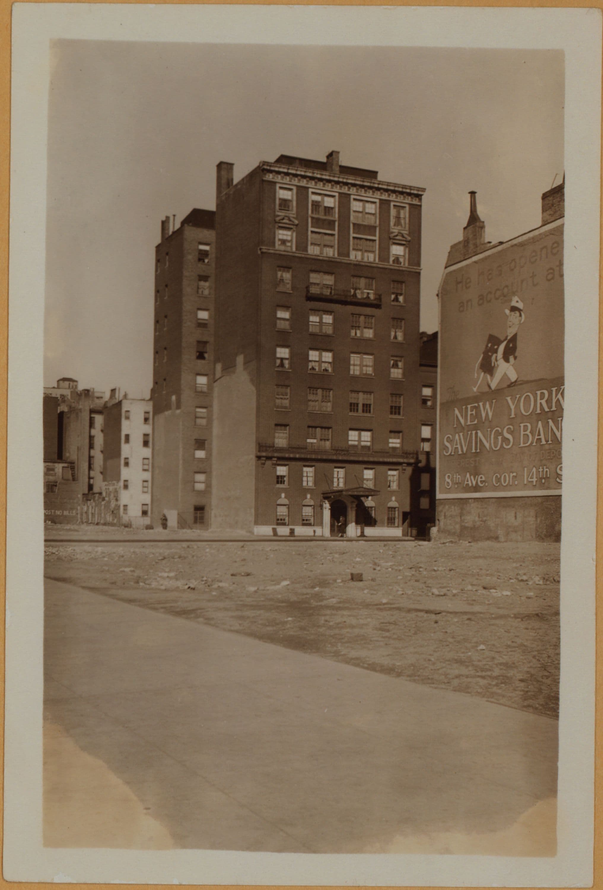 Manhattan: 6th Avenue - Washington Place
