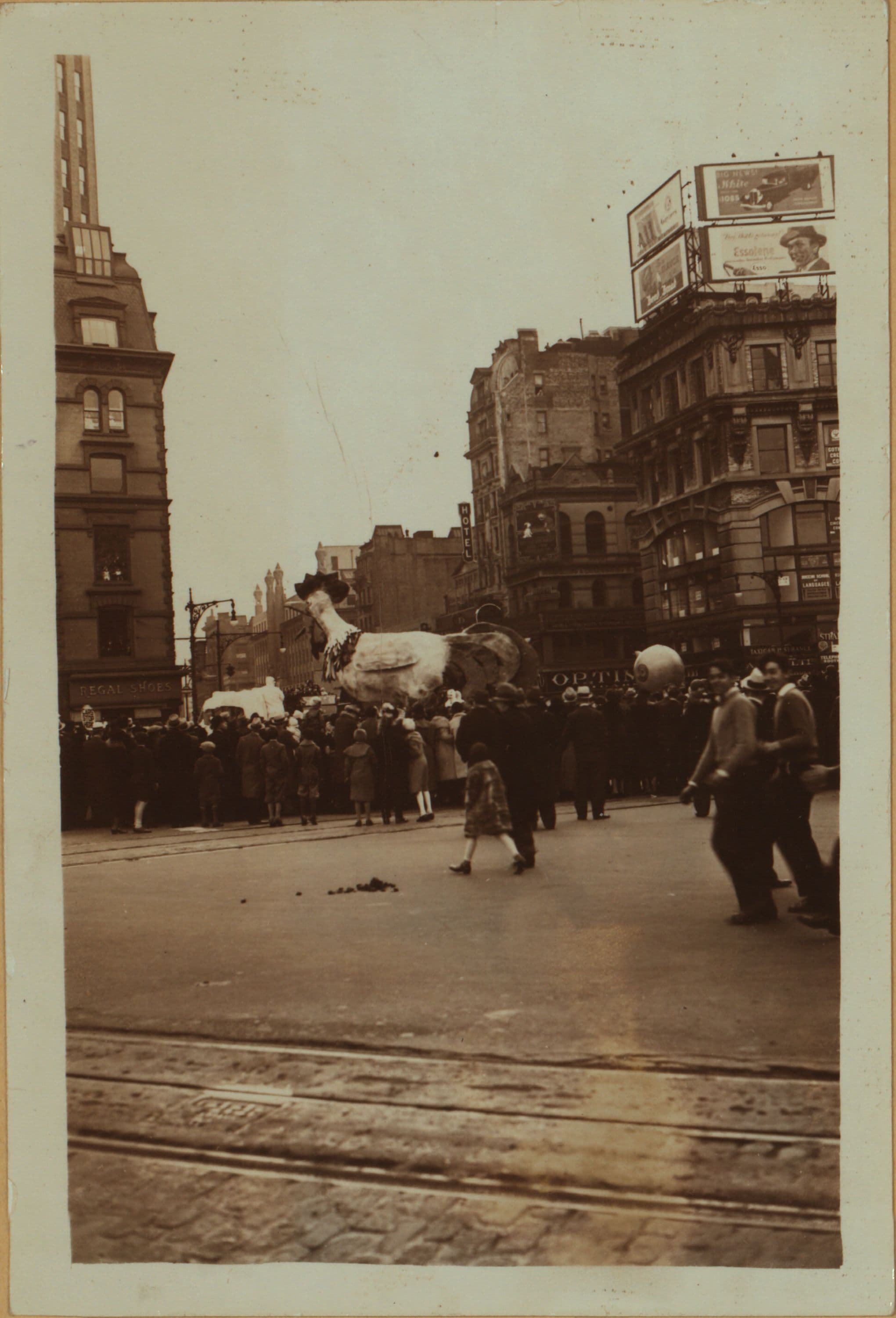 Celebrations - Parades - Municipal events - Macy's Thanksgiving Parade., 1933