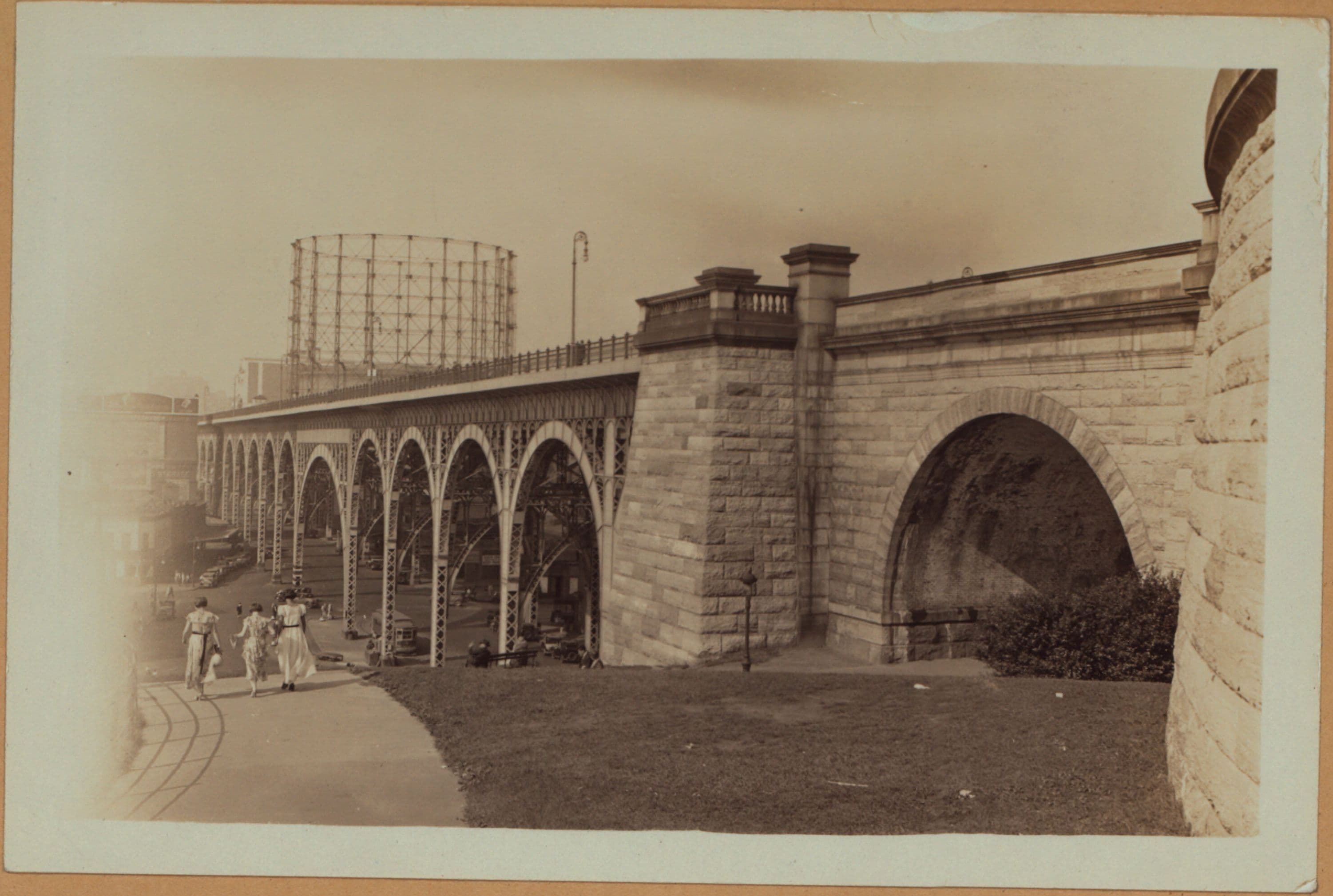 Manhattan: Riverside Drive - St. Clair Place