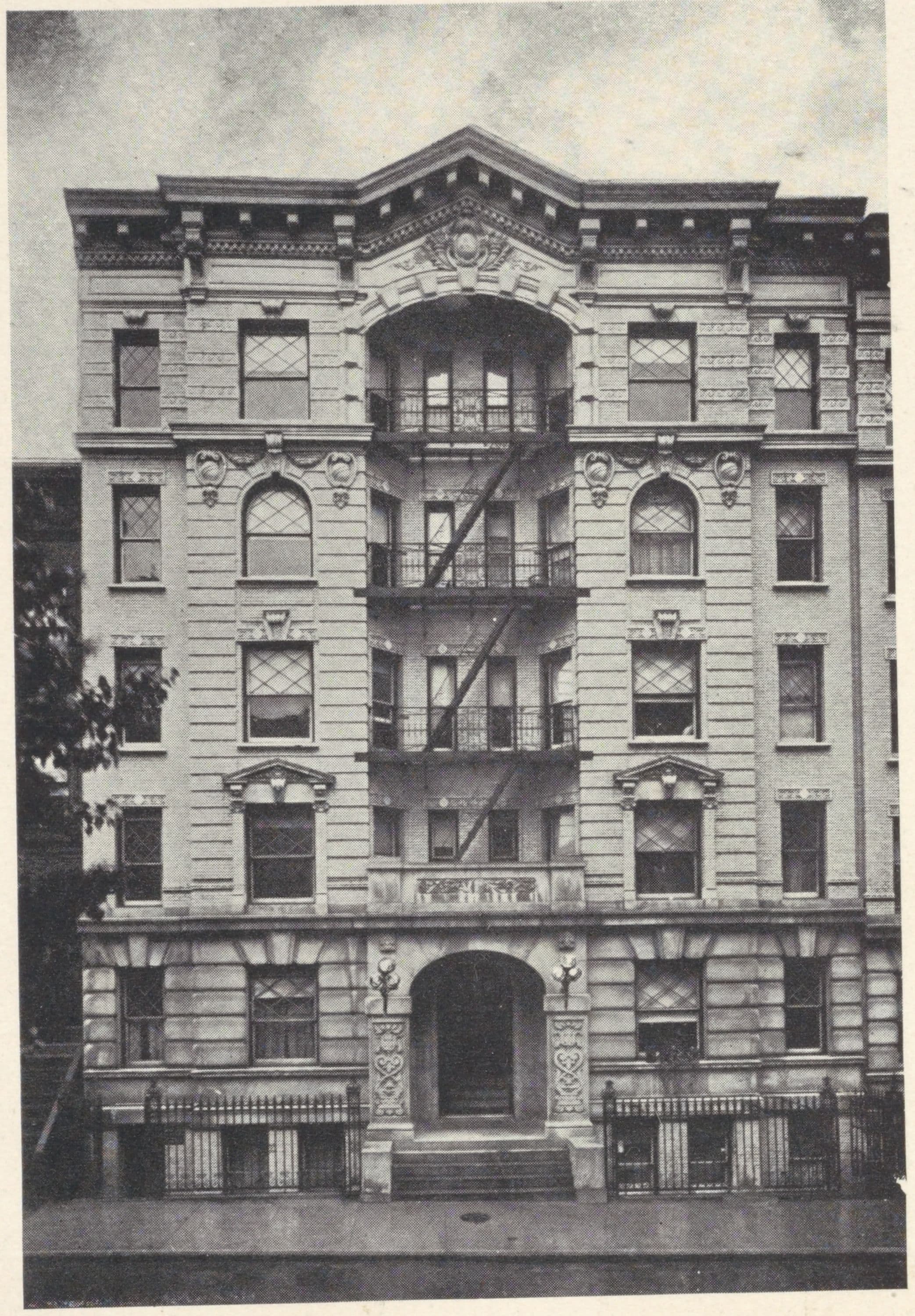 Washington Arms and Lafayette Court, 554-560 West 148th Street; Plan of first floor; Plan of upper floors., 1908