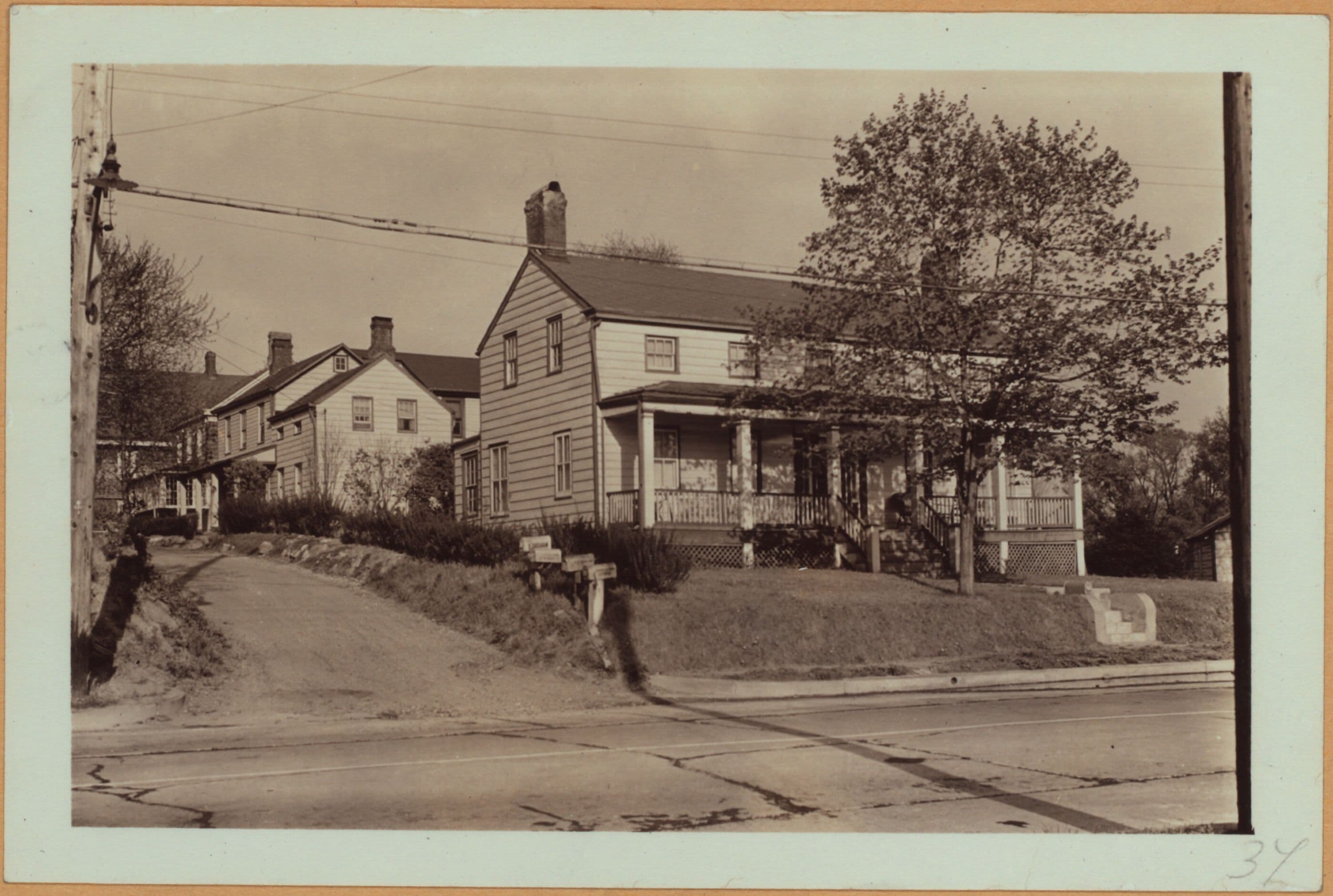 Richmond: Arthur Kill Road - Hervey Street