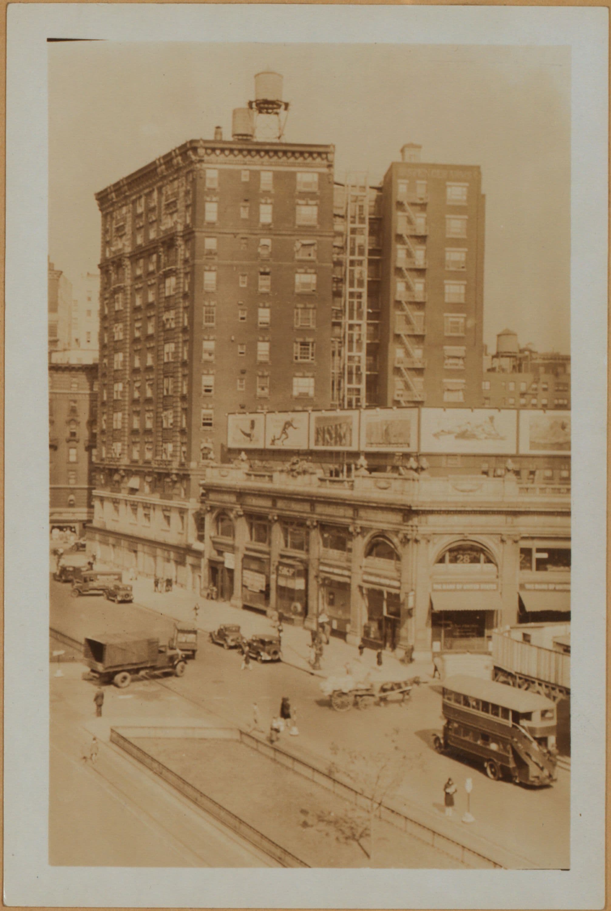 Manhattan: Broadway - 68th Street (West)