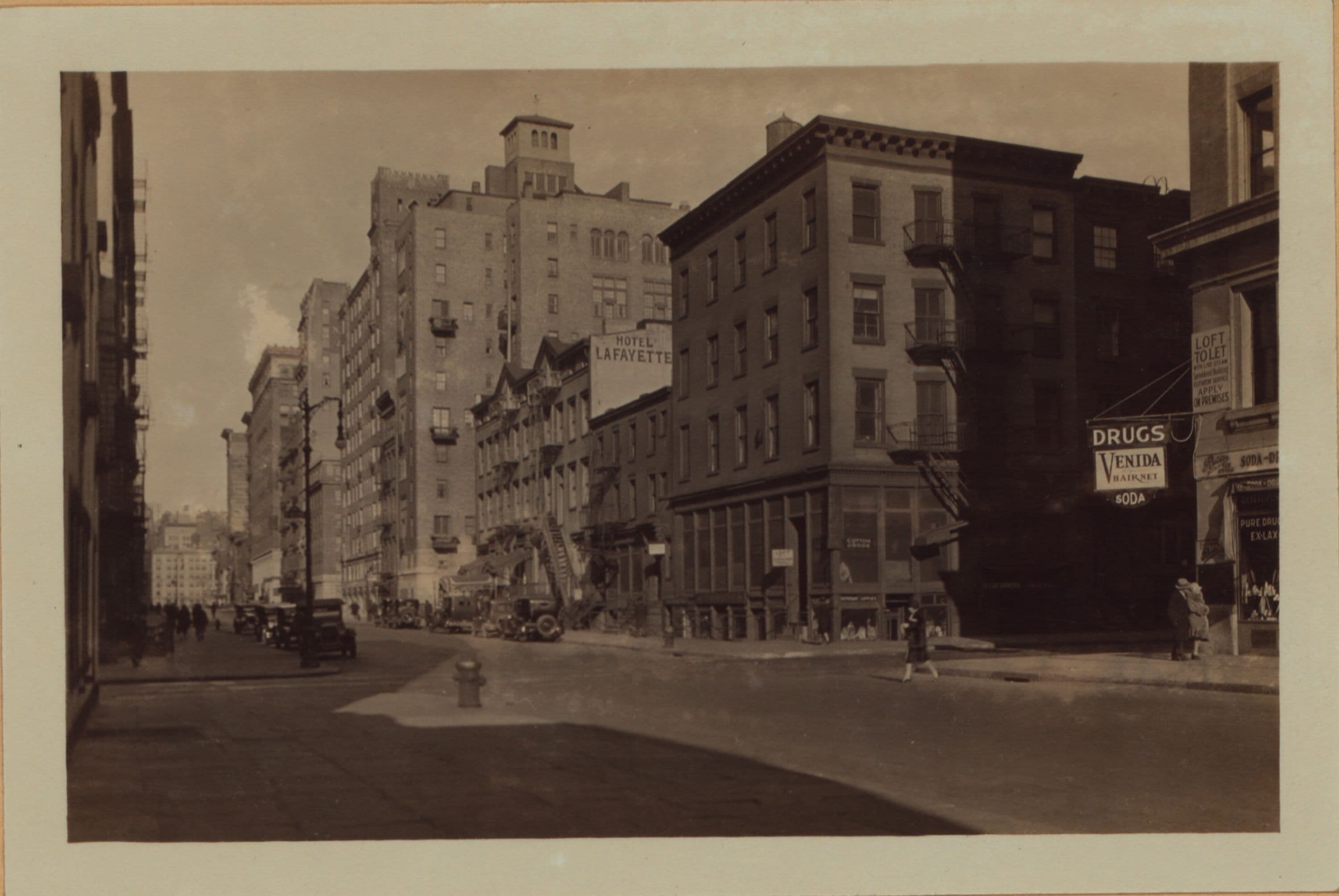 Manhattan: University Place - 8th Street, 1928