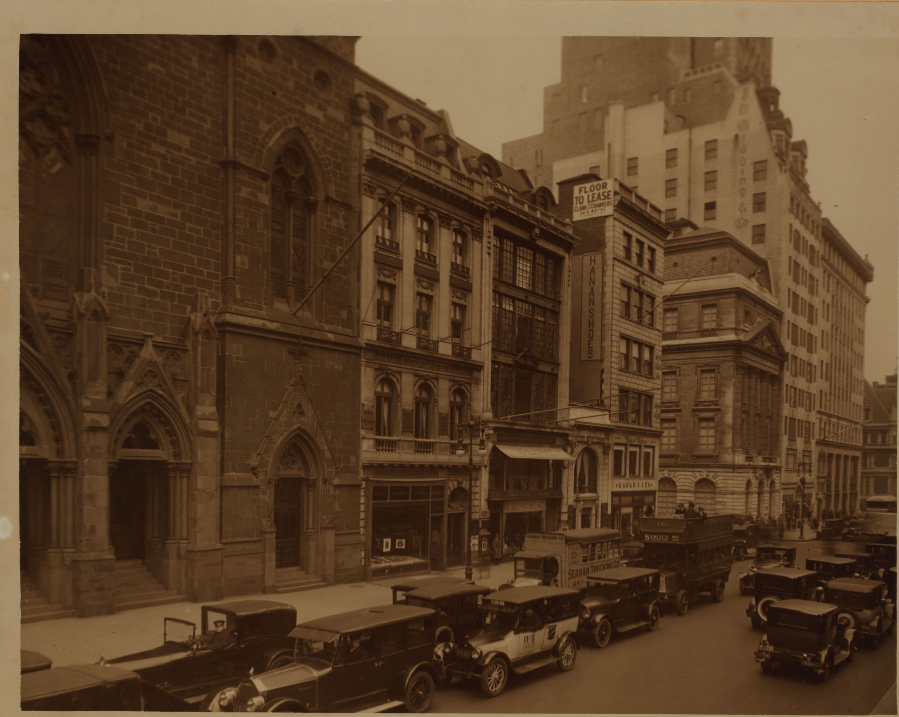 Manhattan: 5th Avenue - 54th Street