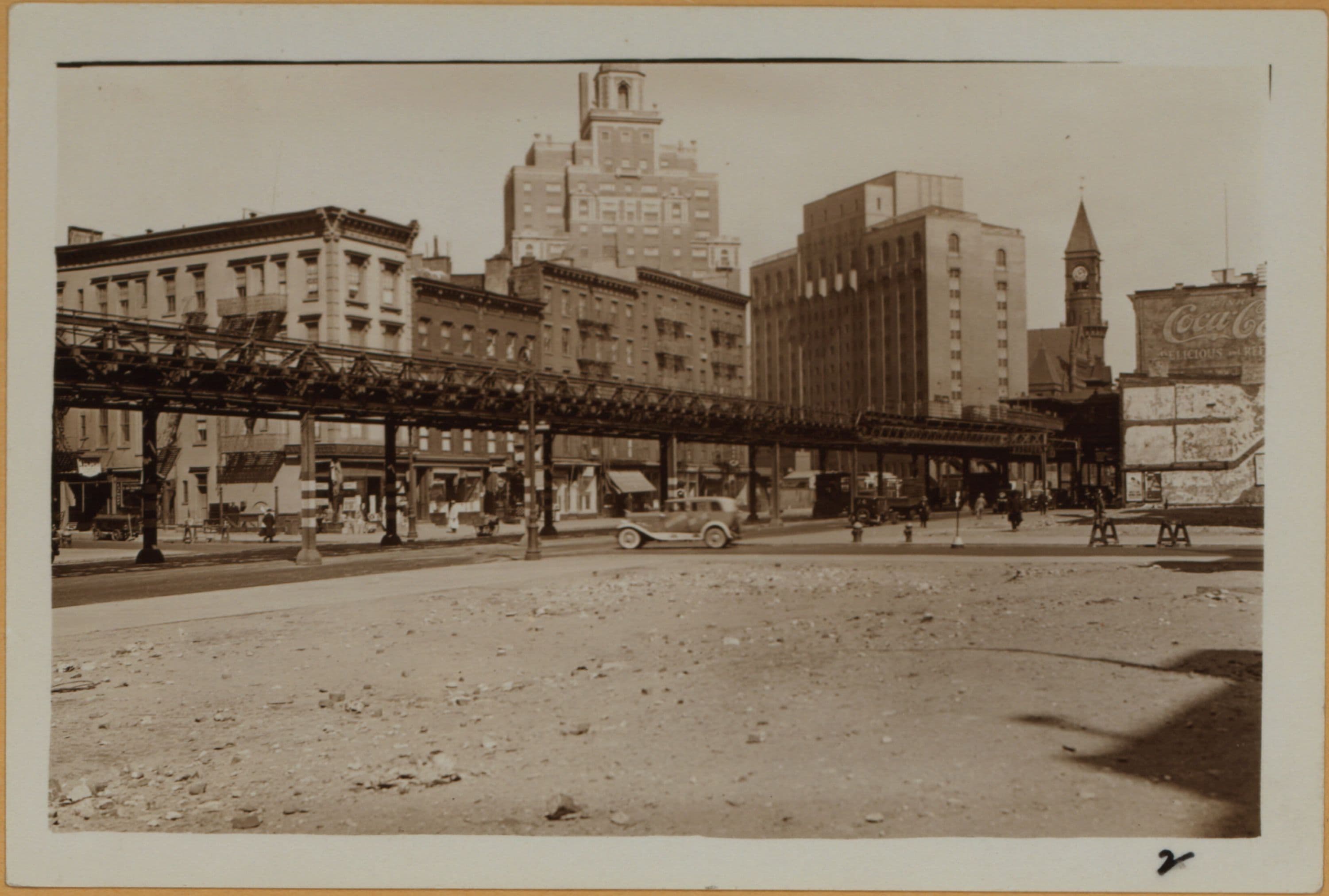 Manhattan: 6th Avenue - Waverly Place