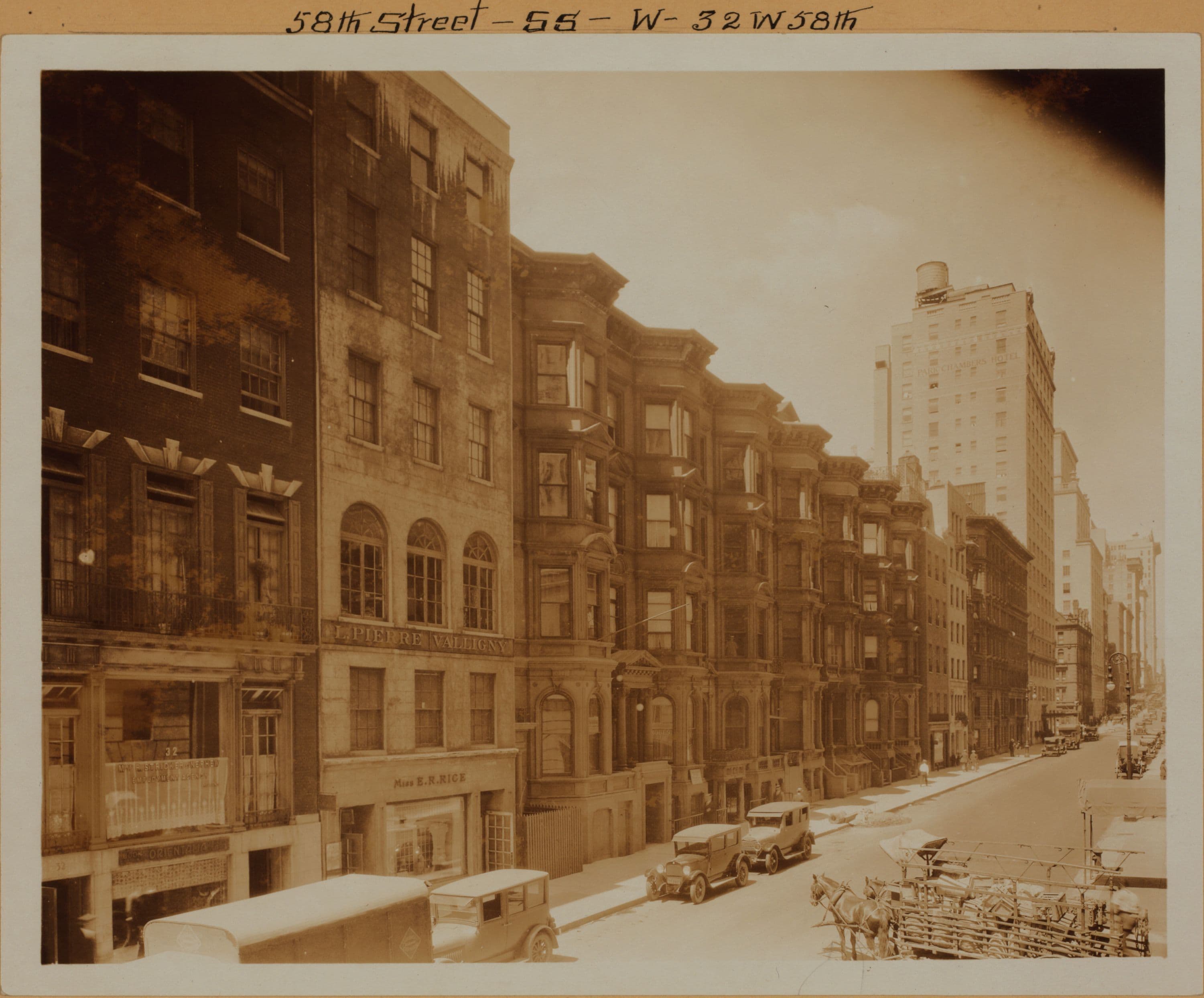 Manhattan: 58th Street - 5th Avenue, 1925