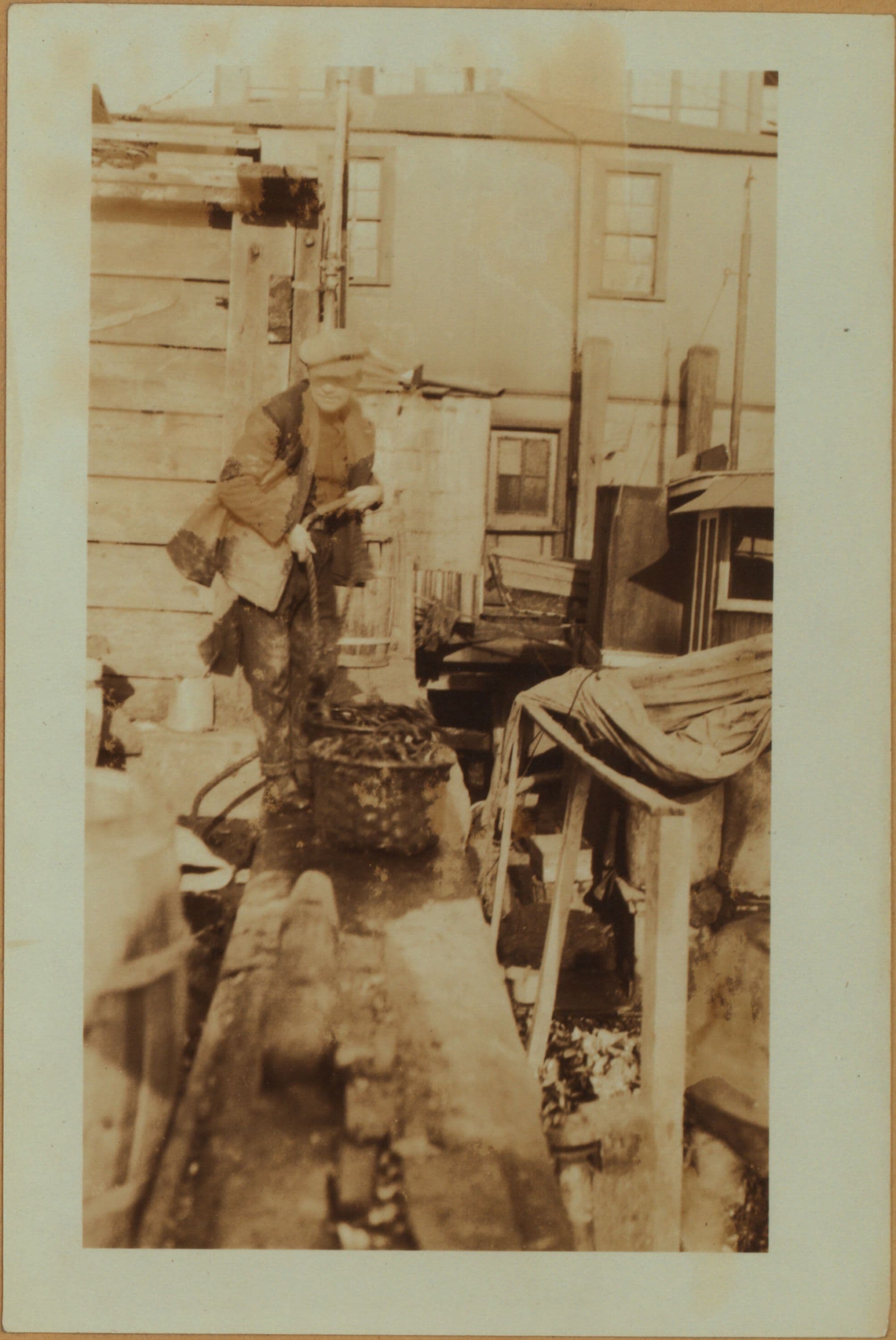 Occupations - Peddlers - General food vendors - Oysters.