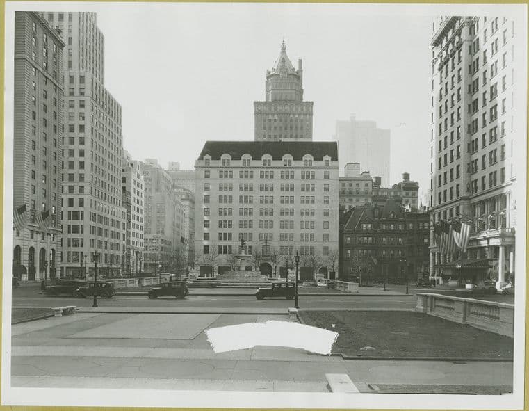 Fifth Avenue - 59th Street - 58th Street, looking south, 1930–1940
