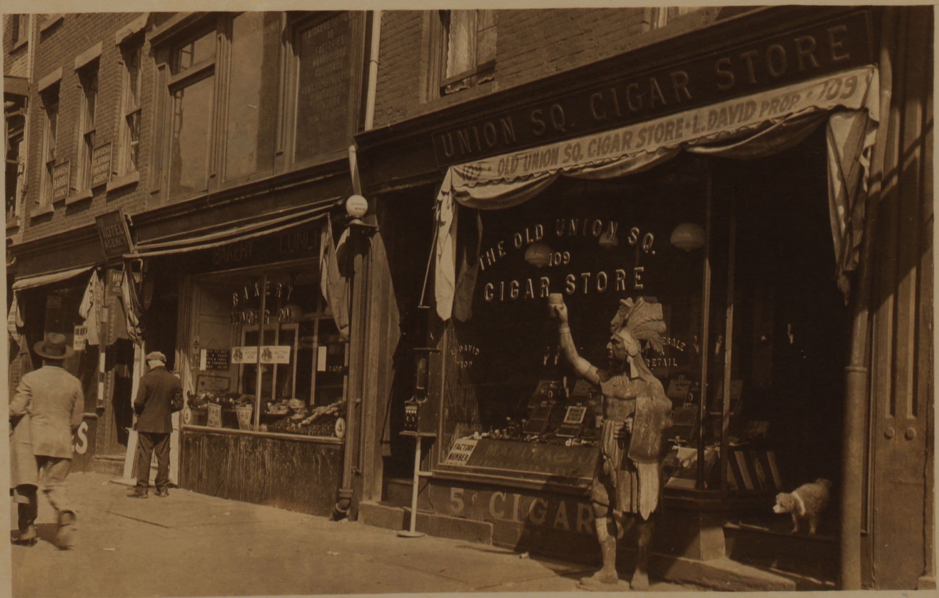 Manhattan: 3rd Avenue - Nos. 117 - 123., 1928–1934