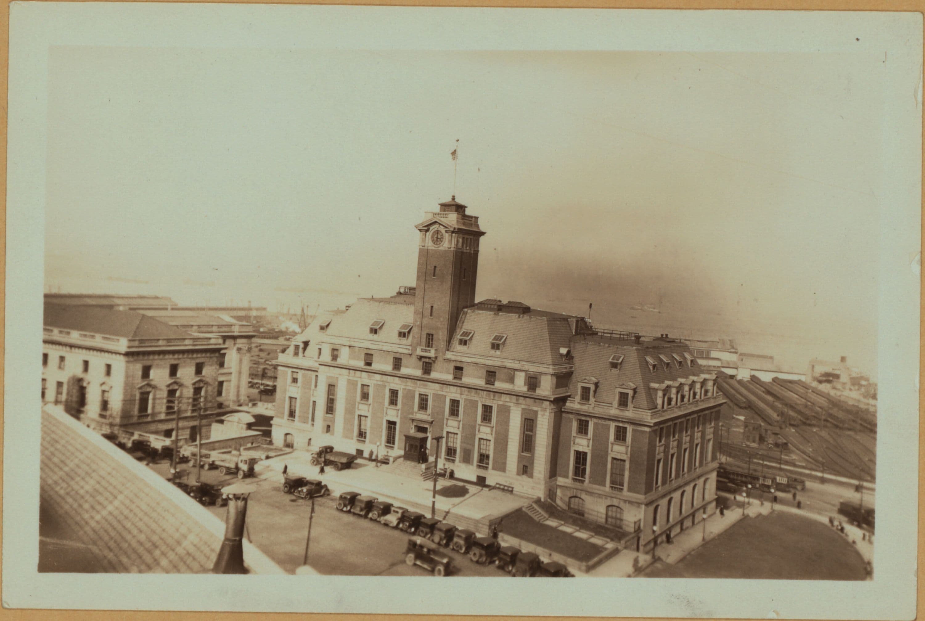 Richmond: Richmond Terrace - Hyatt Street