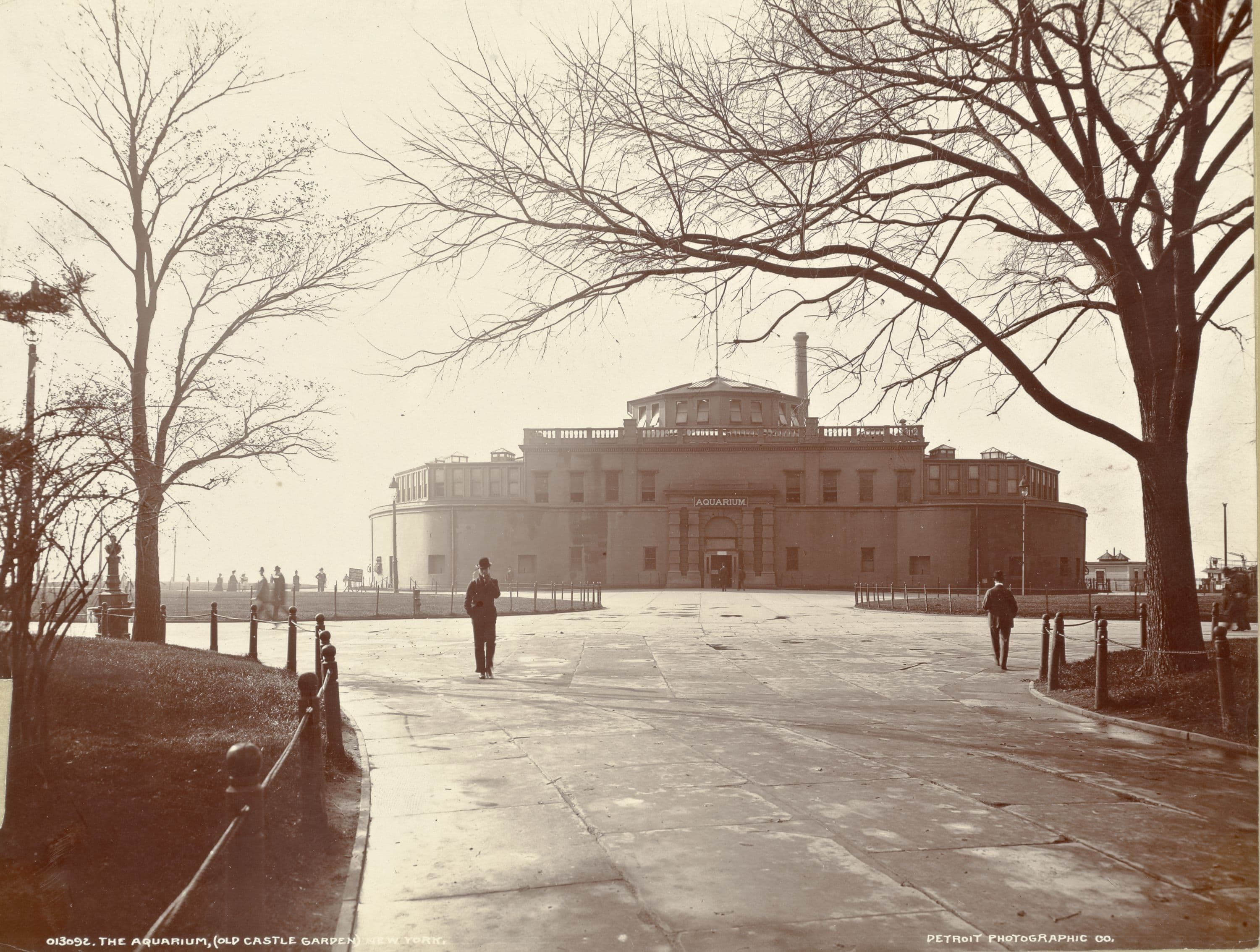 Manhattan: Battery Park - the Aquarium (Old Castle Garden).