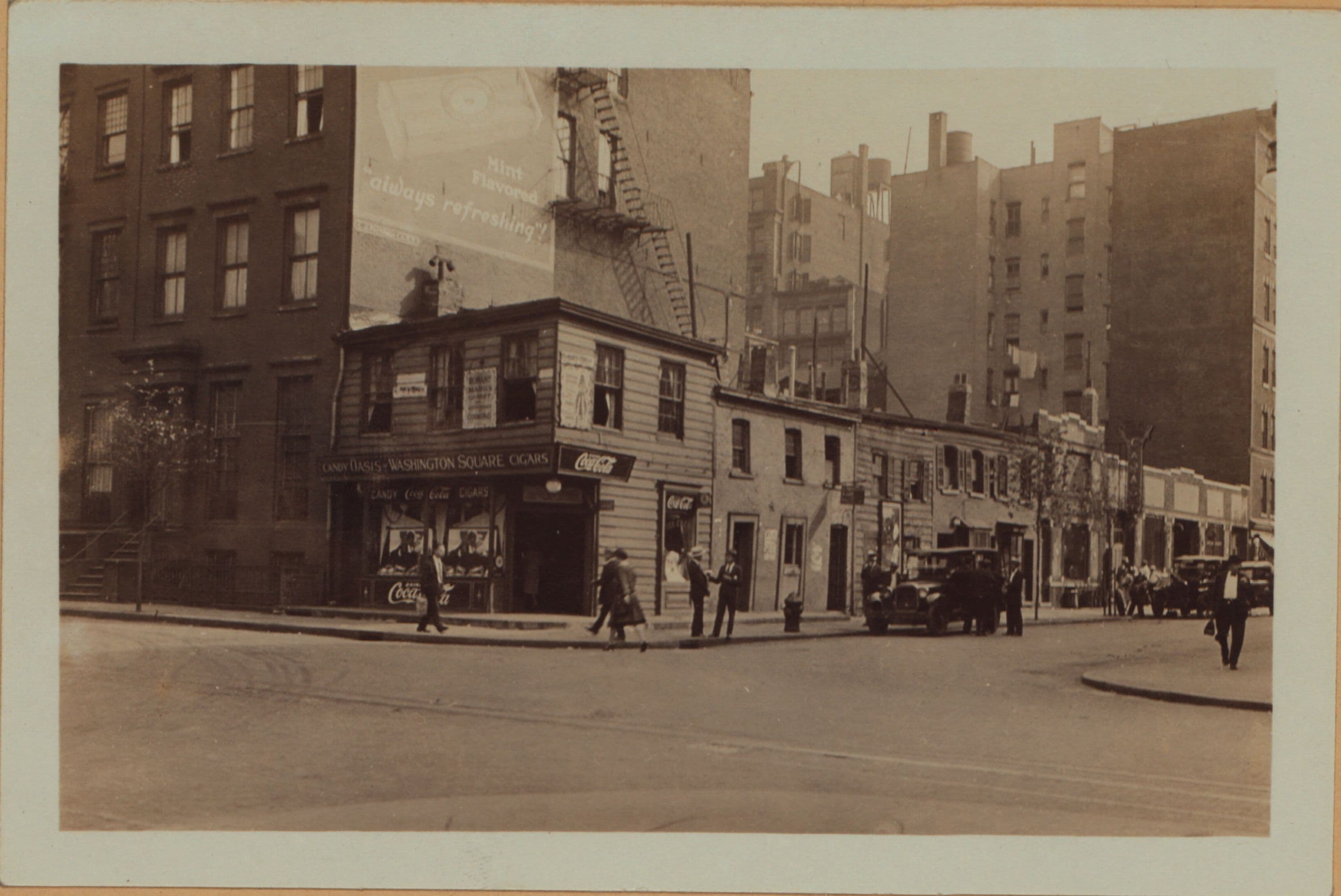 Manhattan: Thompson Street - Washington Square South