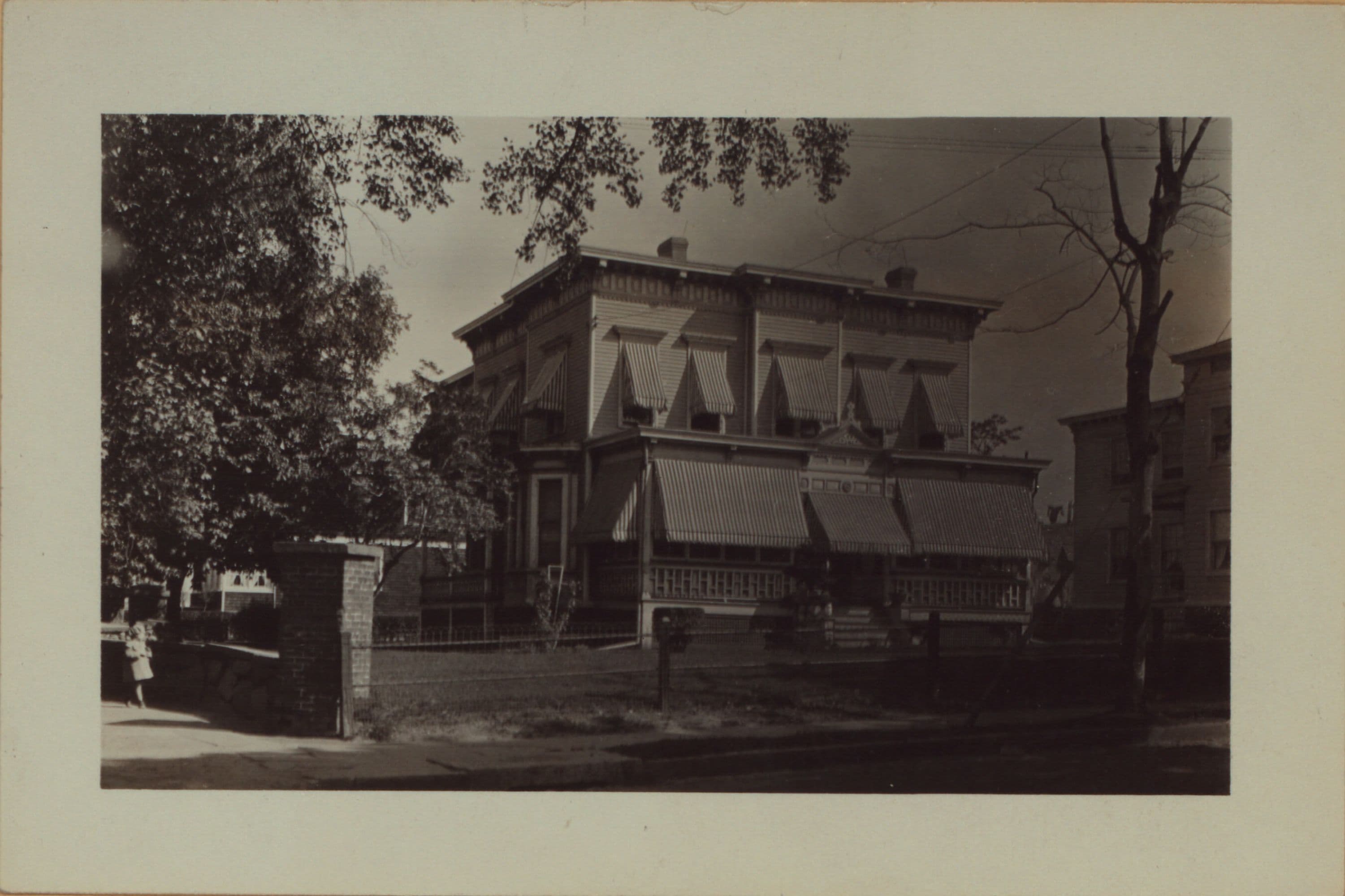 Queens: 43rd Street - 20th Road
