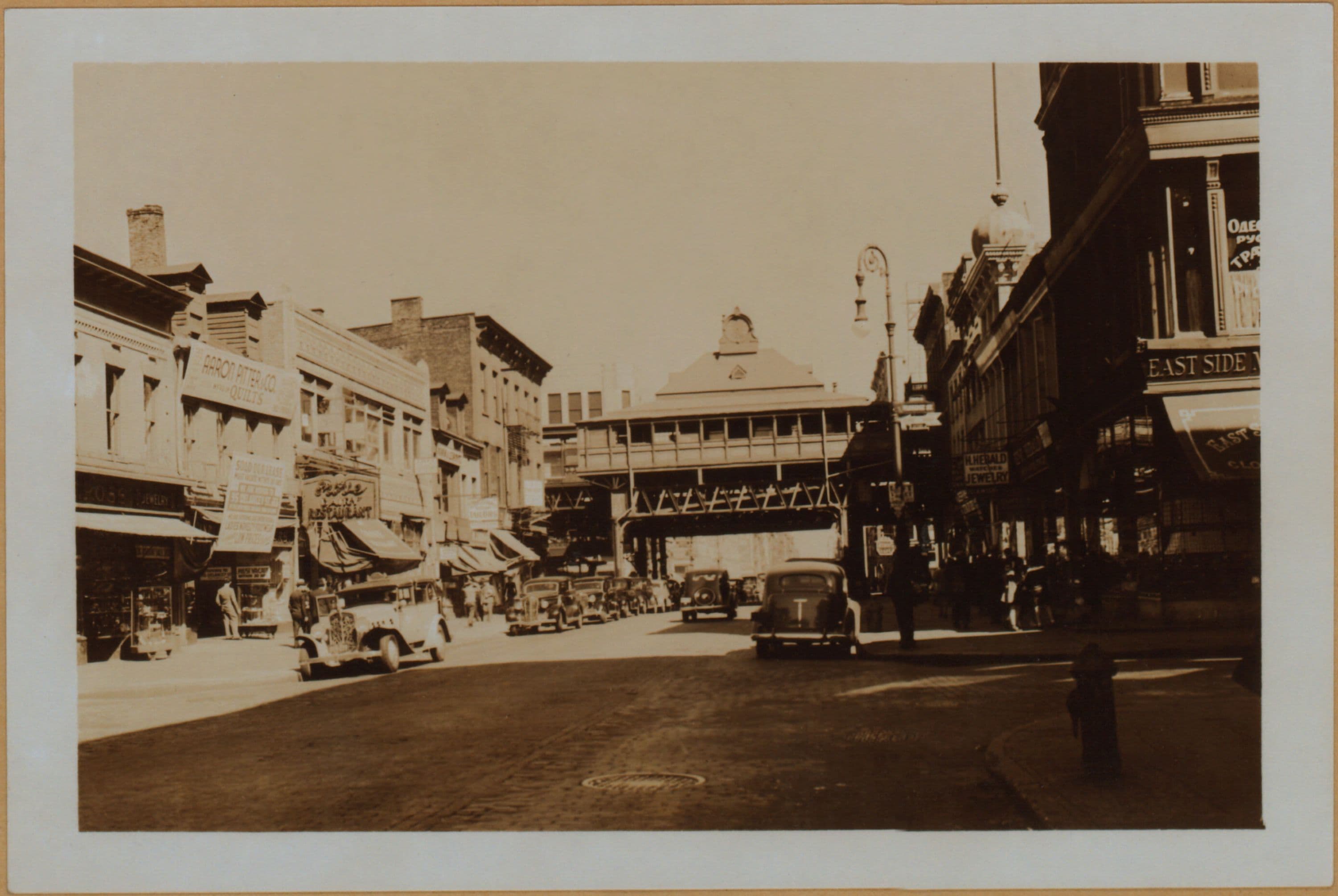 Manhattan: Grand Street - Eldridge Street